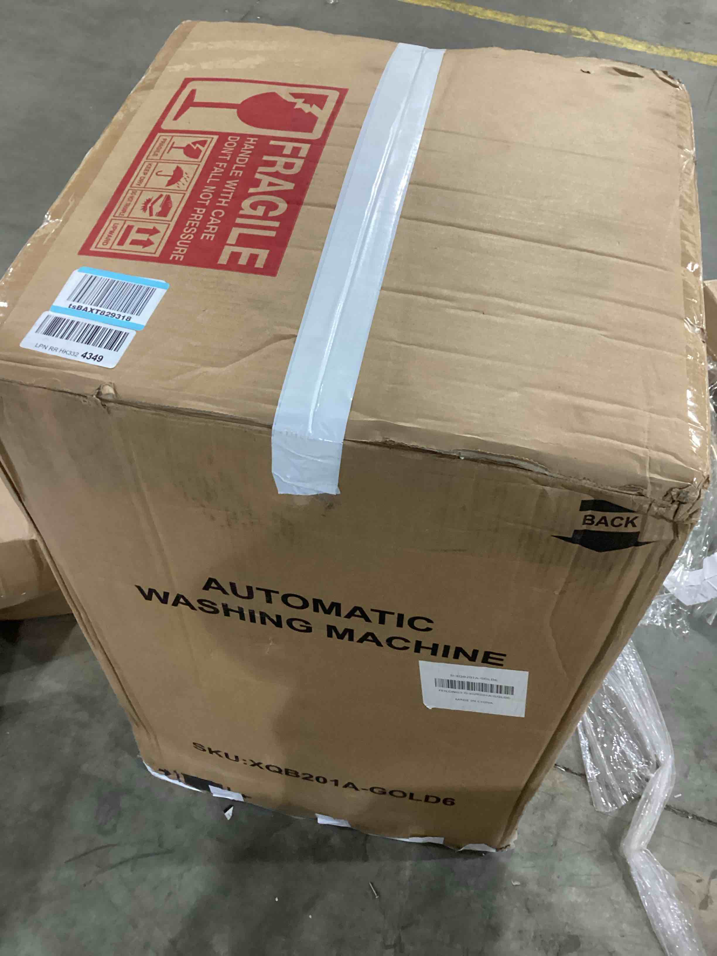 https://s3.amazonaws.com/lotting-images-prod/bidfta/RED4179560_1702644642965.jpeg