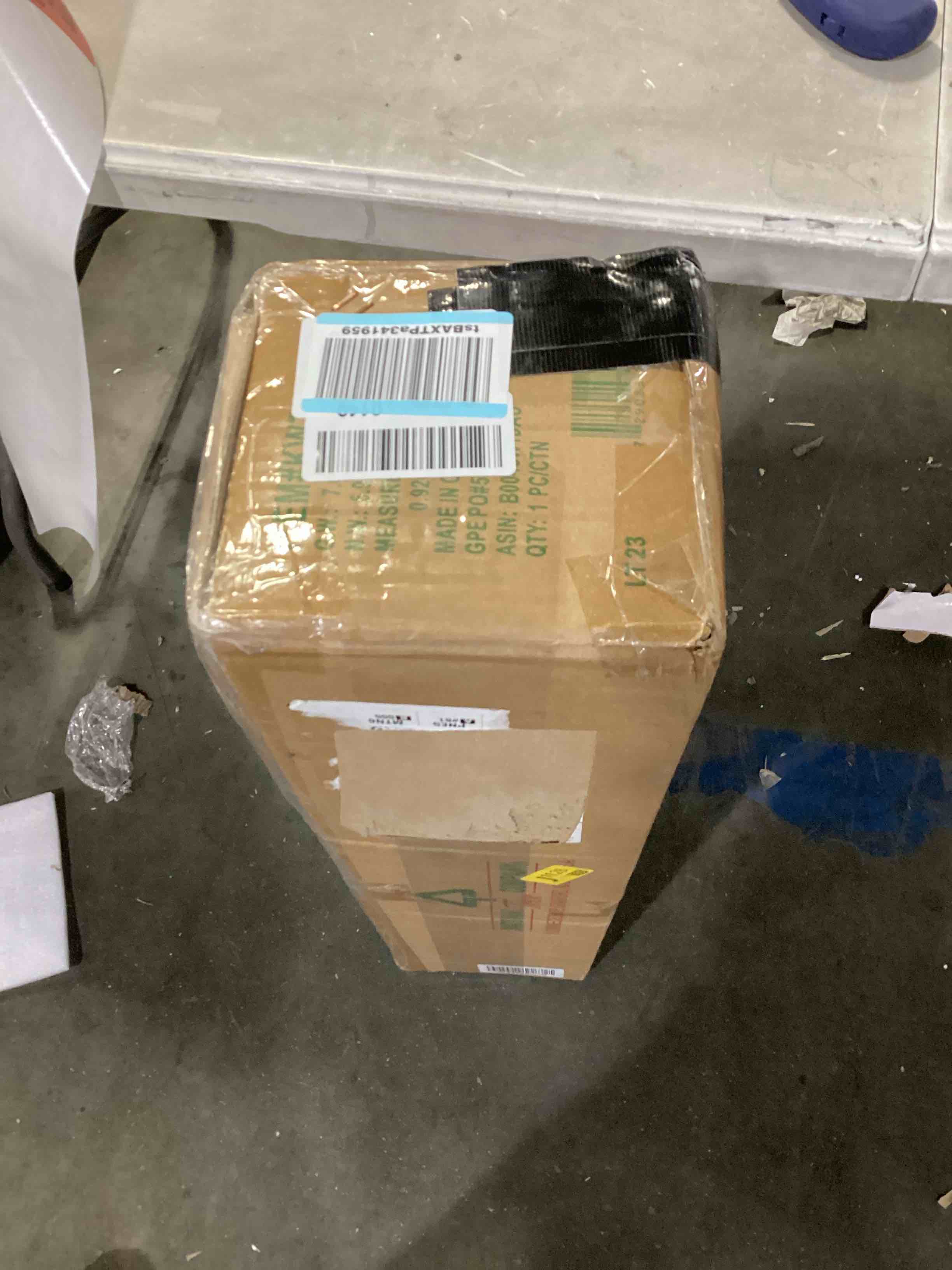 https://s3.amazonaws.com/lotting-images-prod/bidfta/RED4179669_1702664072717.jpeg