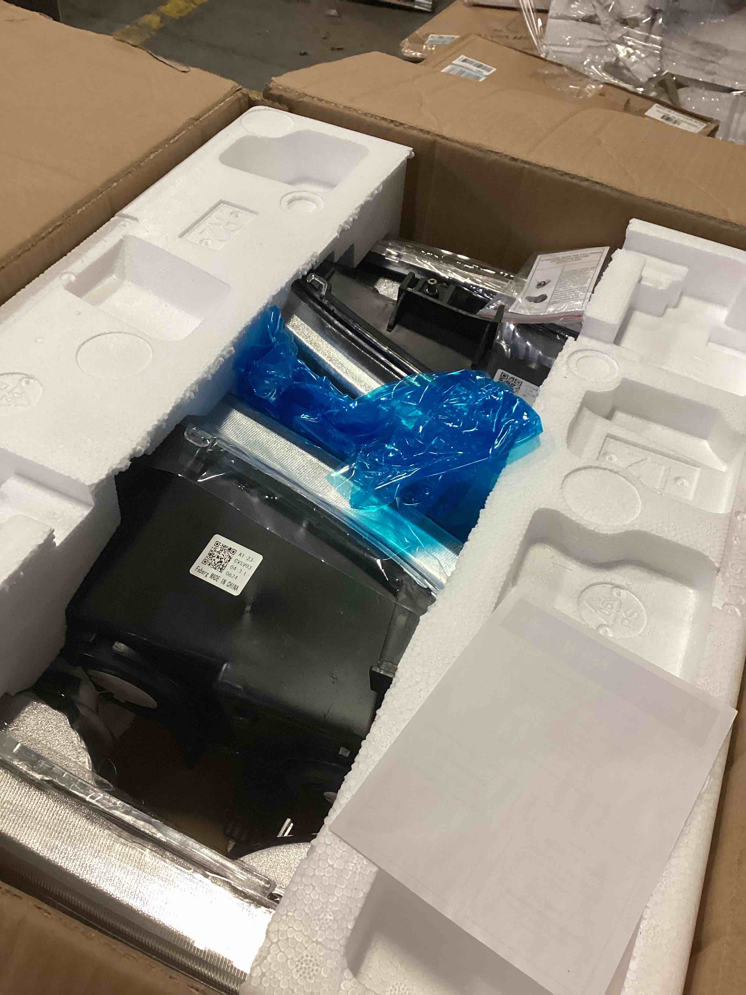 https://s3.amazonaws.com/lotting-images-prod/bidfta/RED4179803_1702922472686.jpeg
