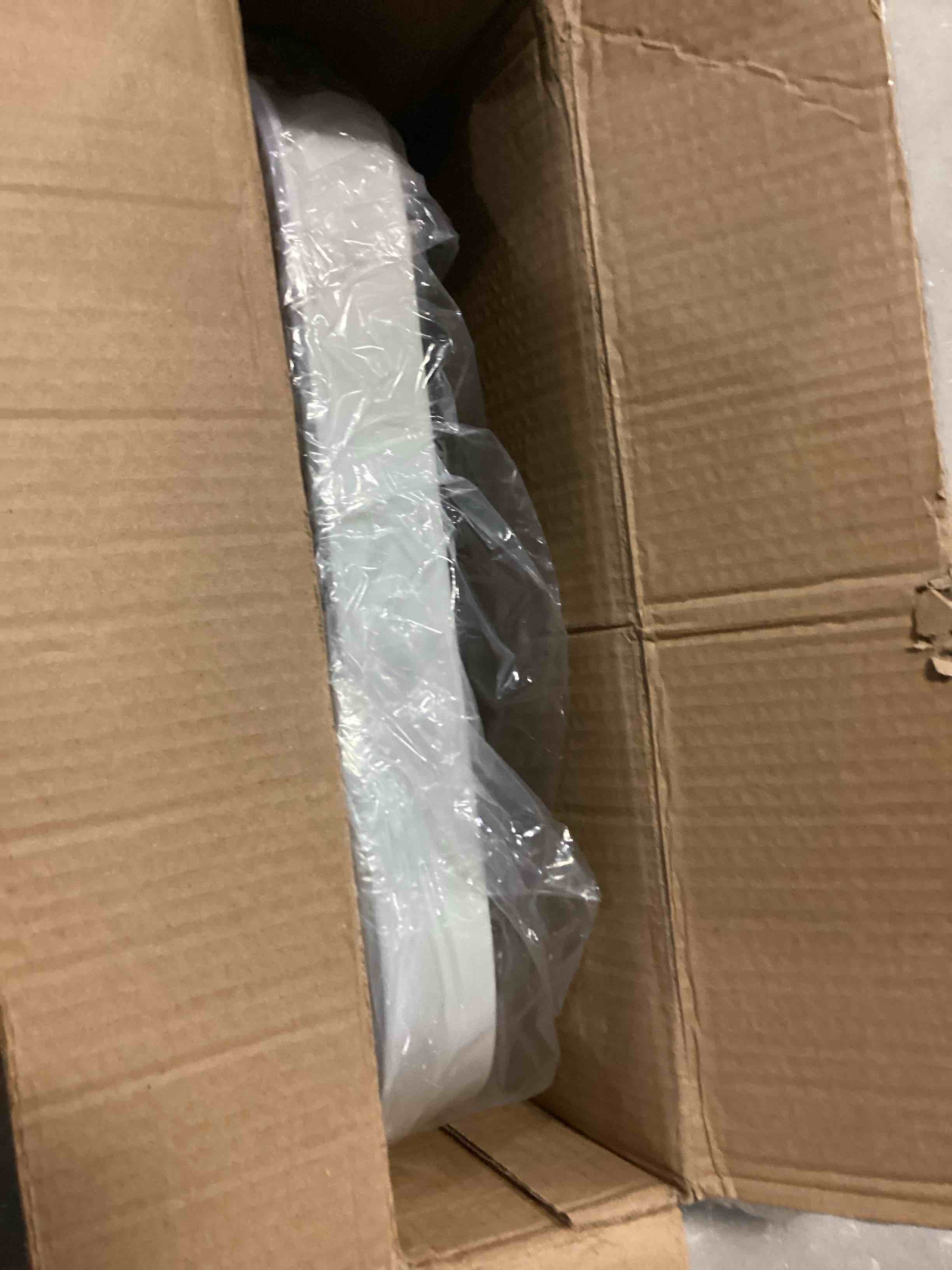 https://s3.amazonaws.com/lotting-images-prod/bidfta/RED4180733_1703597600596.jpeg
