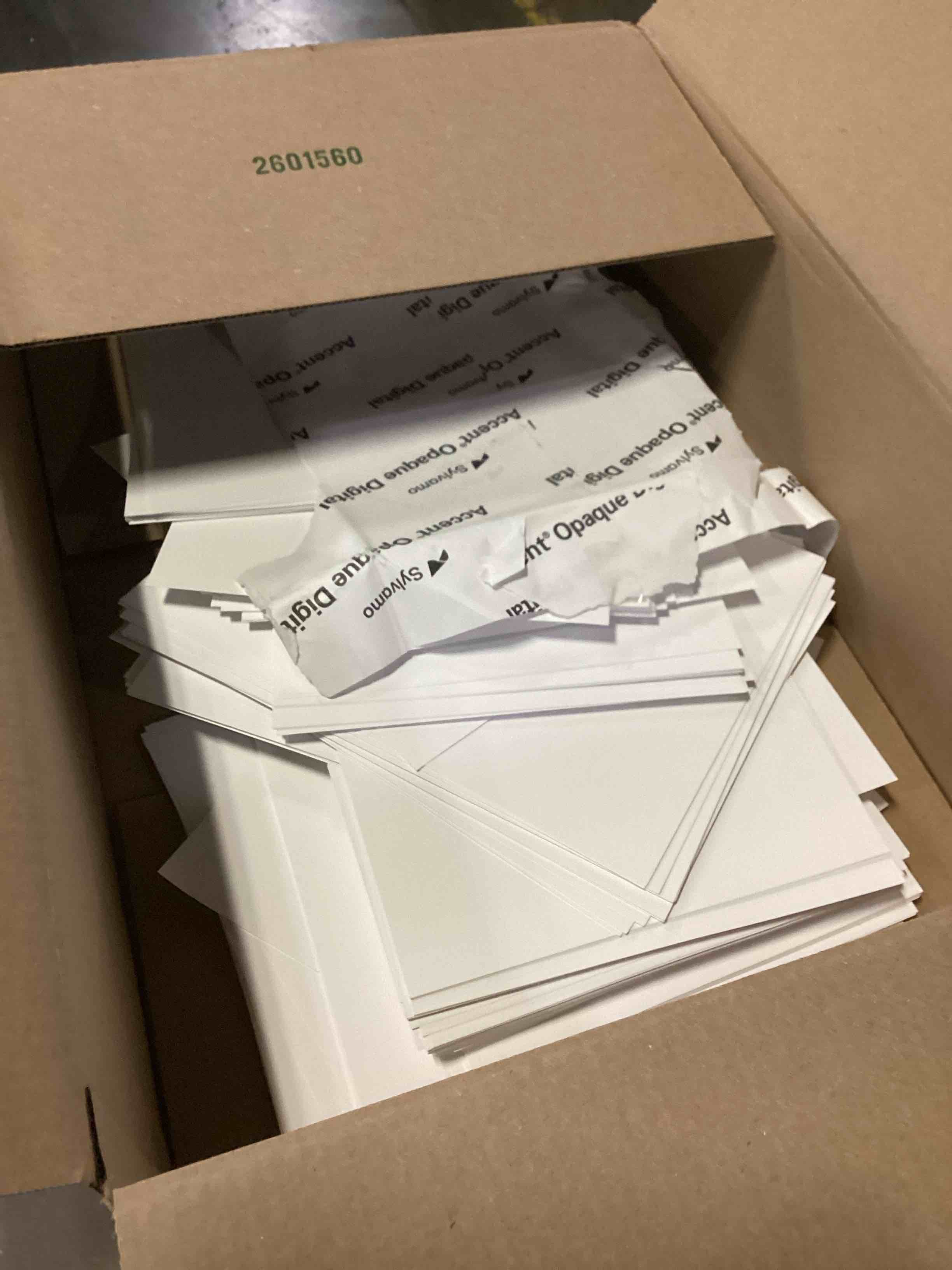 https://s3.amazonaws.com/lotting-images-prod/bidfta/RED4180766_1703601162100.jpeg