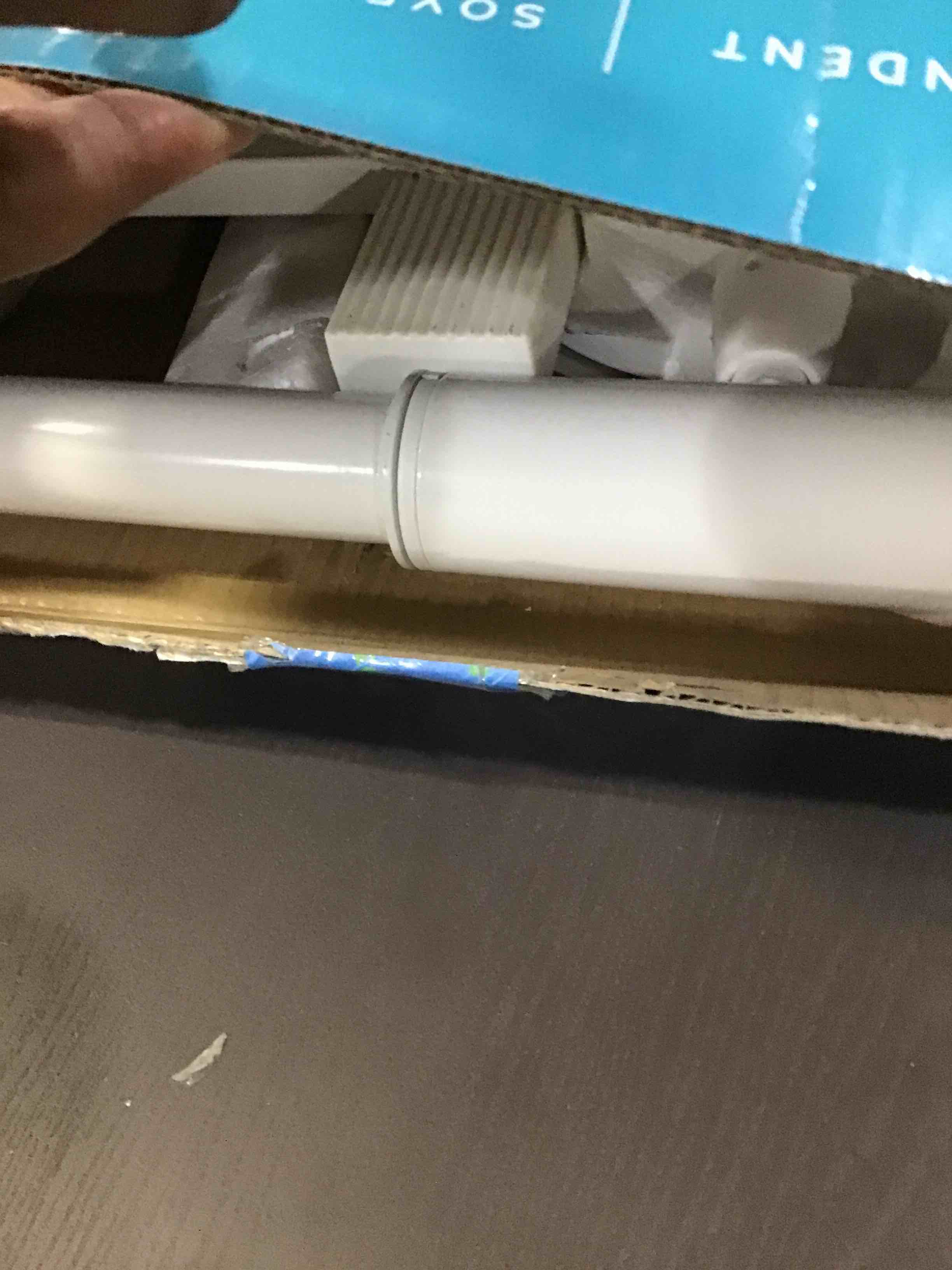 https://s3.amazonaws.com/lotting-images-prod/bidfta/RED4182470_1703003273984.jpeg