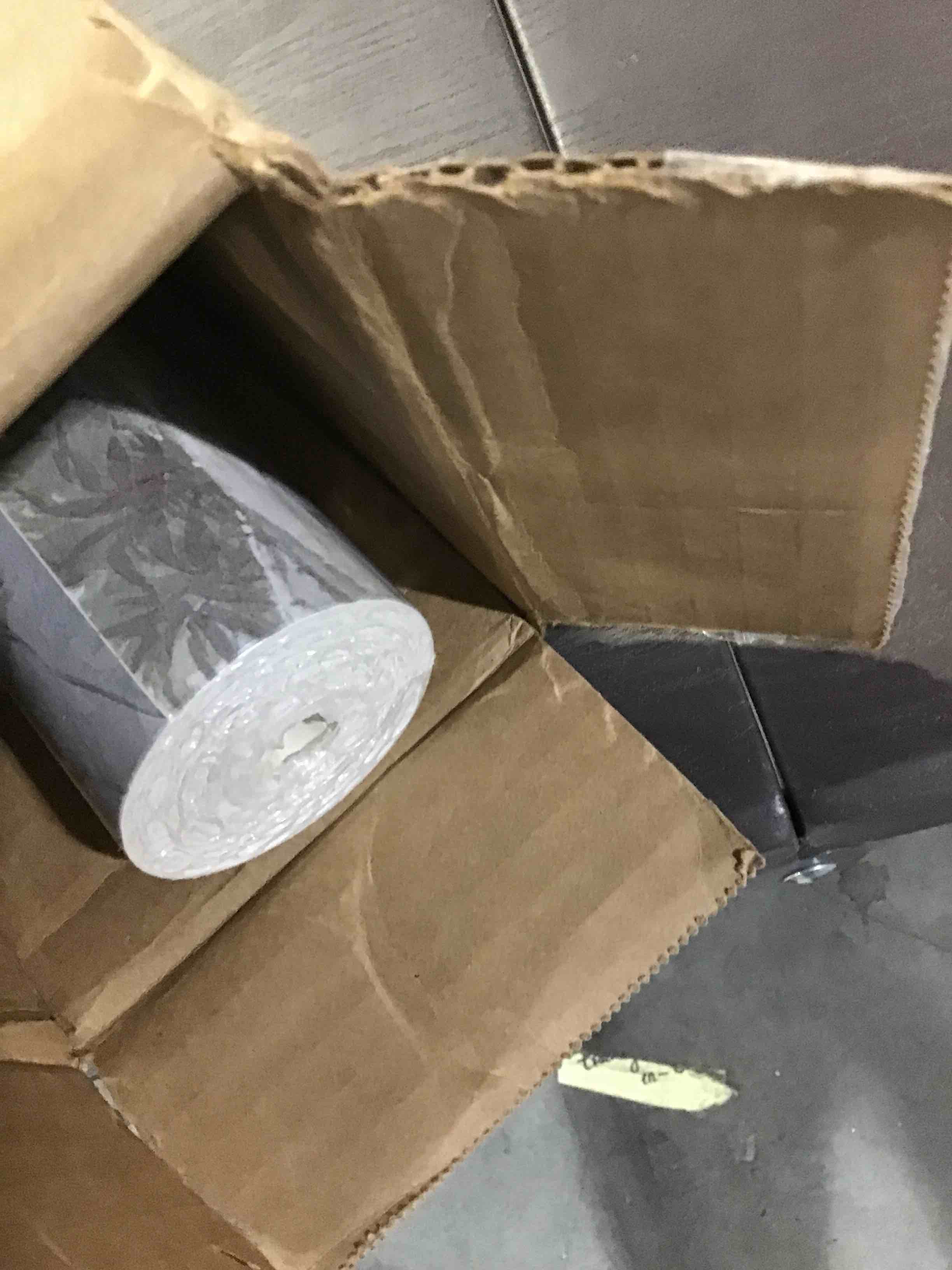 https://s3.amazonaws.com/lotting-images-prod/bidfta/RED4182485_1703009736906.jpeg