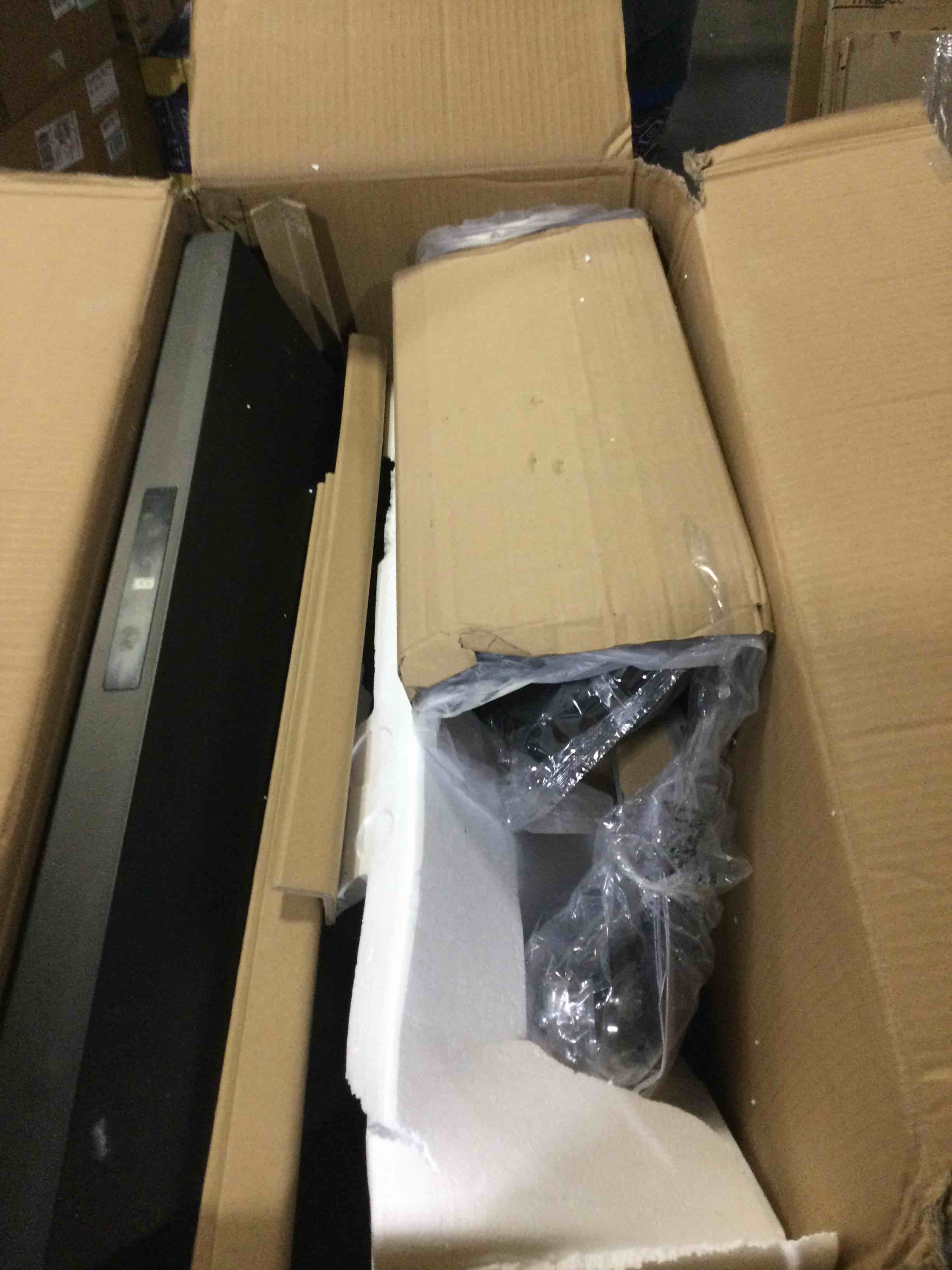 https://s3.amazonaws.com/lotting-images-prod/bidfta/RED4183059_1703852913073.jpeg
