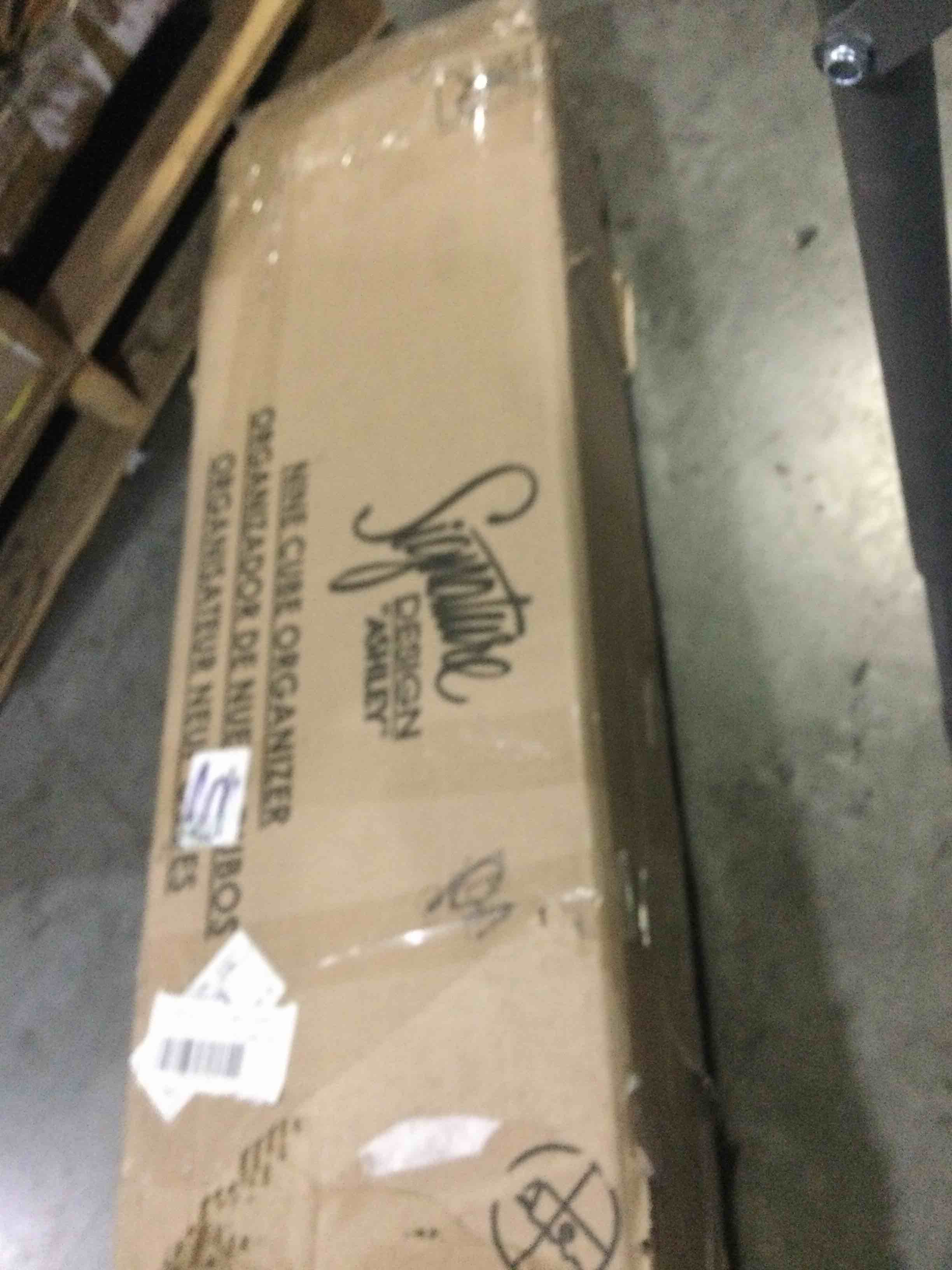 https://s3.amazonaws.com/lotting-images-prod/bidfta/RED4183063_1703854304687.jpeg
