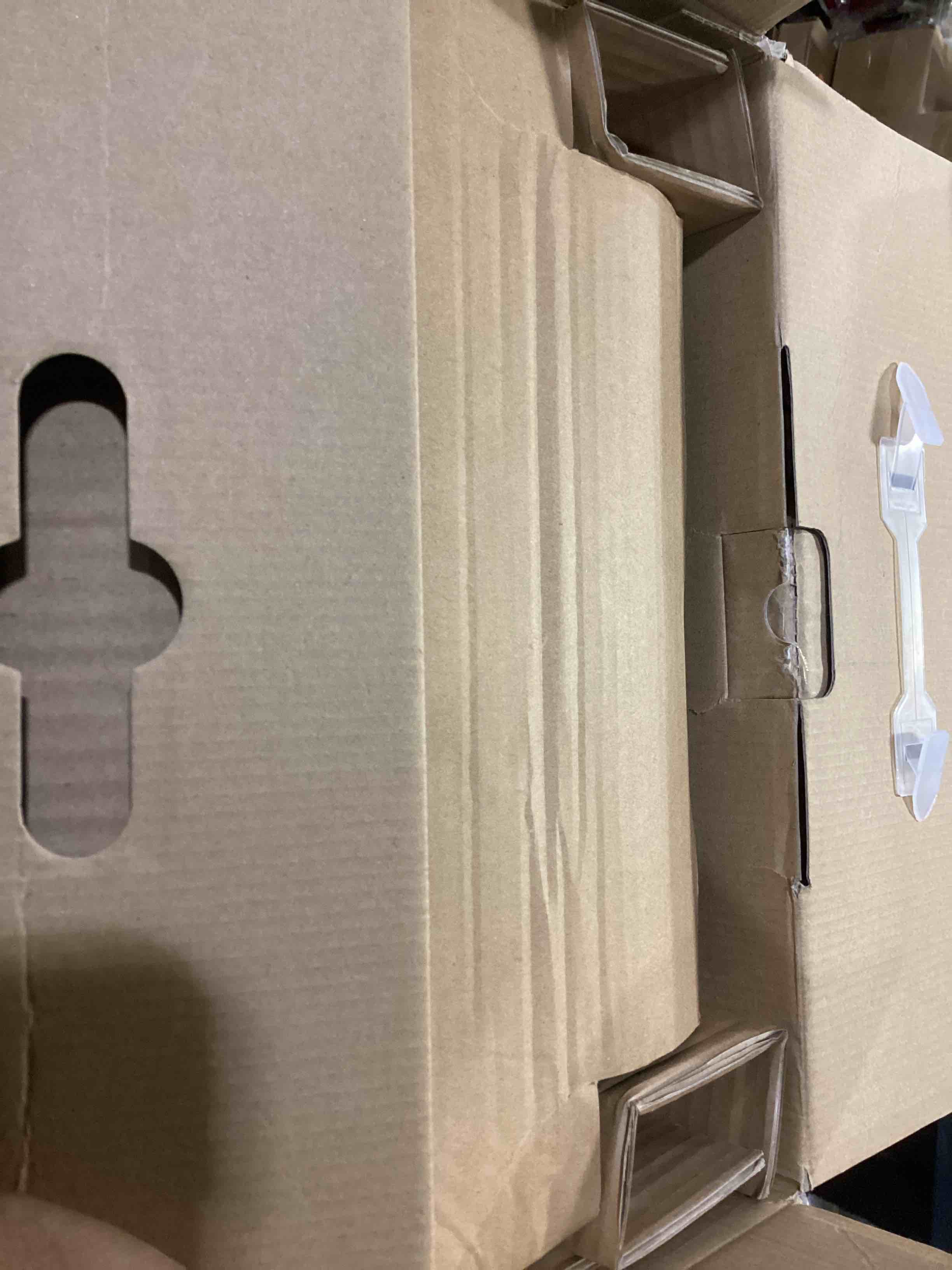 https://s3.amazonaws.com/lotting-images-prod/bidfta/RED4183190_1704210132821.jpeg