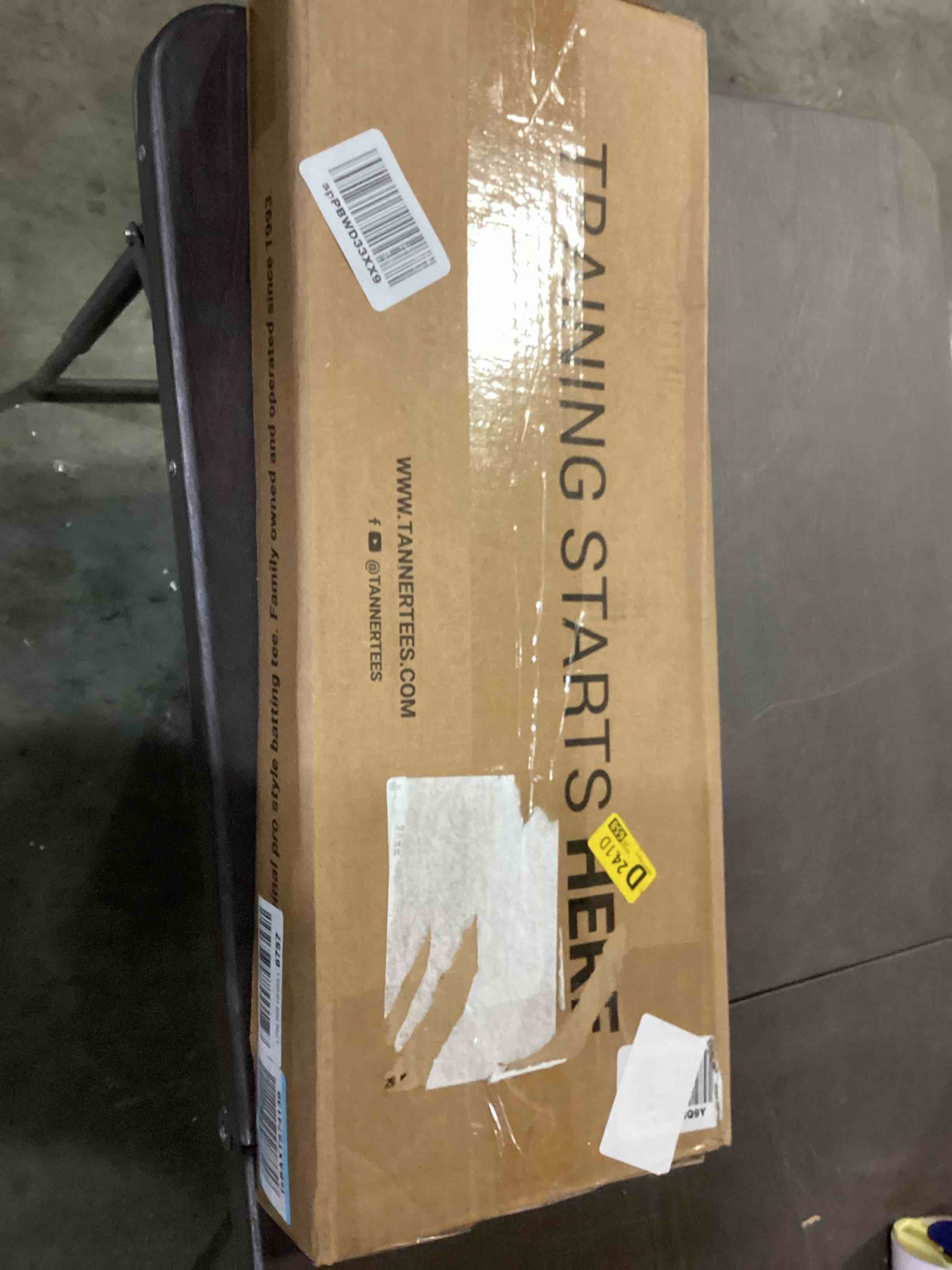https://s3.amazonaws.com/lotting-images-prod/bidfta/RED4183202_1704212488460.jpeg
