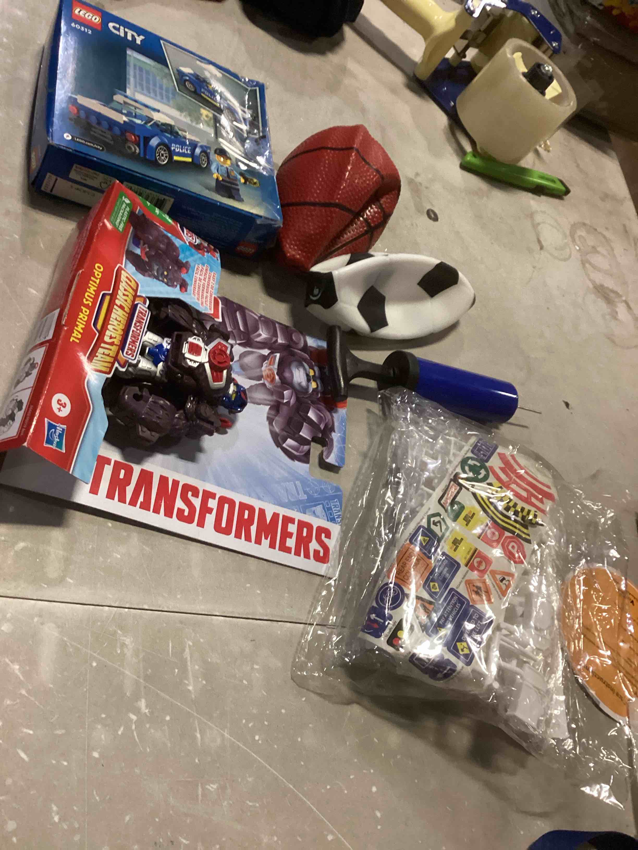 assortment miscellaneous items of toys 