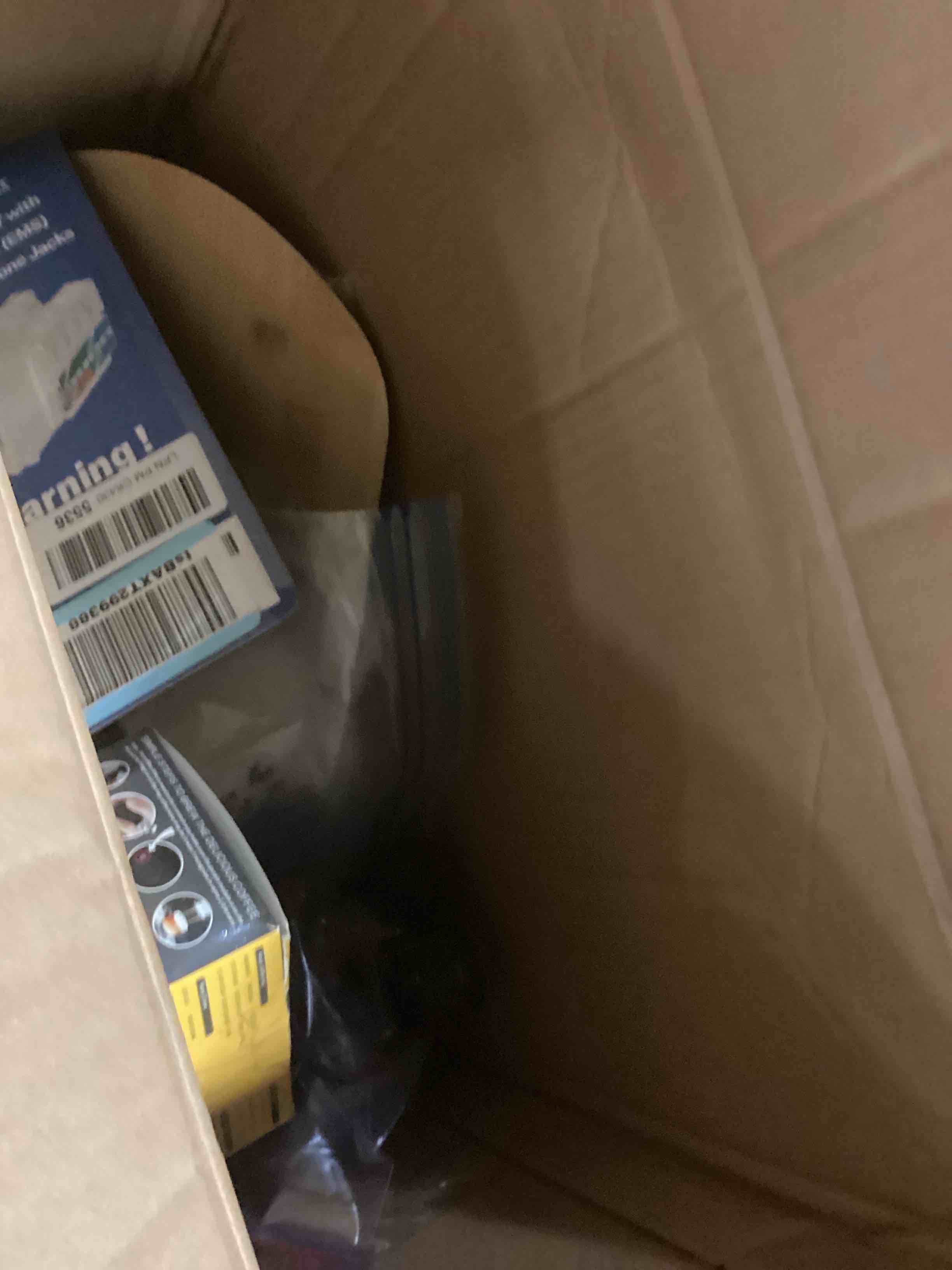 https://s3.amazonaws.com/lotting-images-prod/bidfta/RED4183360_1704396888691.jpeg