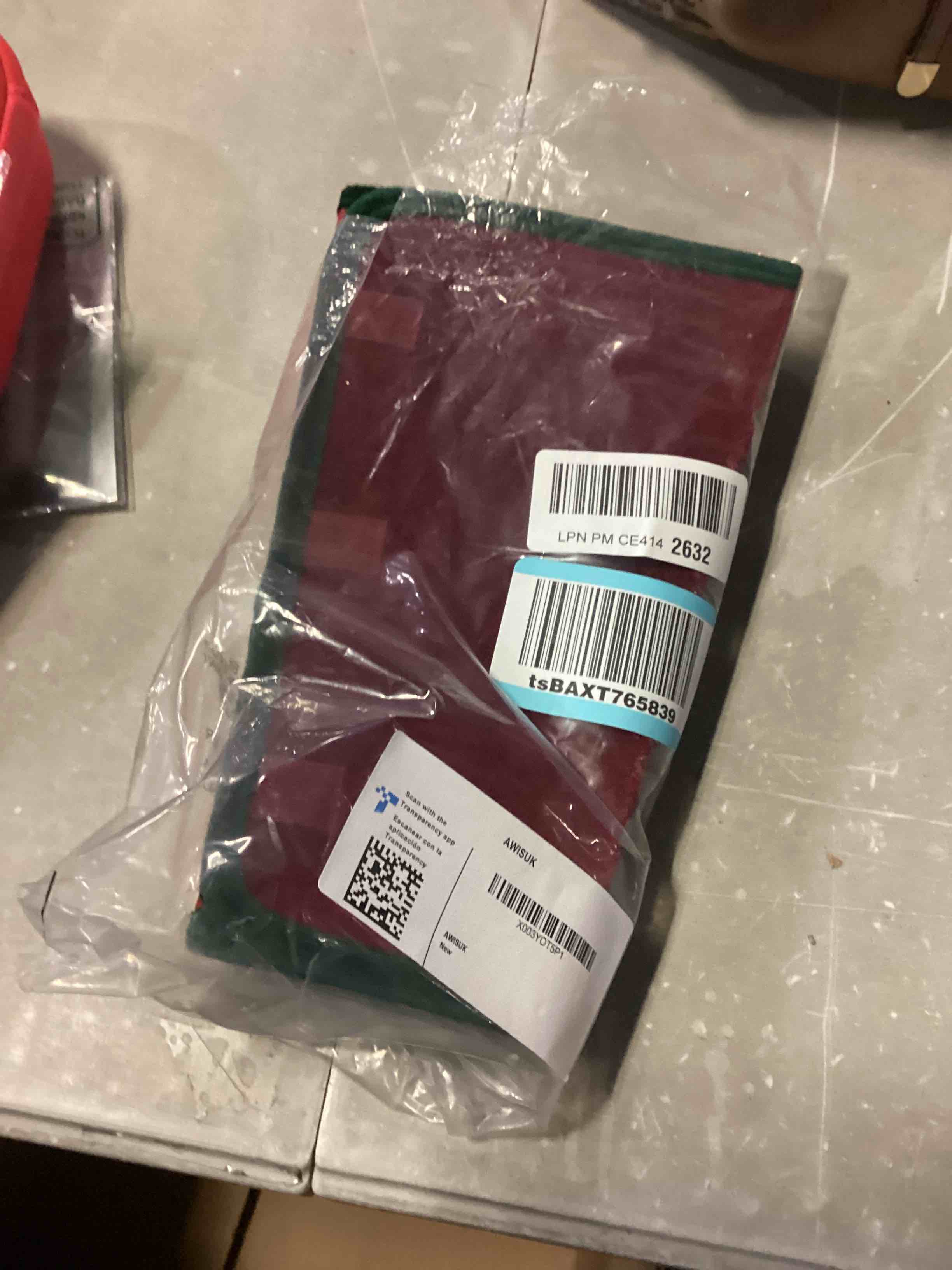 https://s3.amazonaws.com/lotting-images-prod/bidfta/RED4183641_1704552528556.jpeg