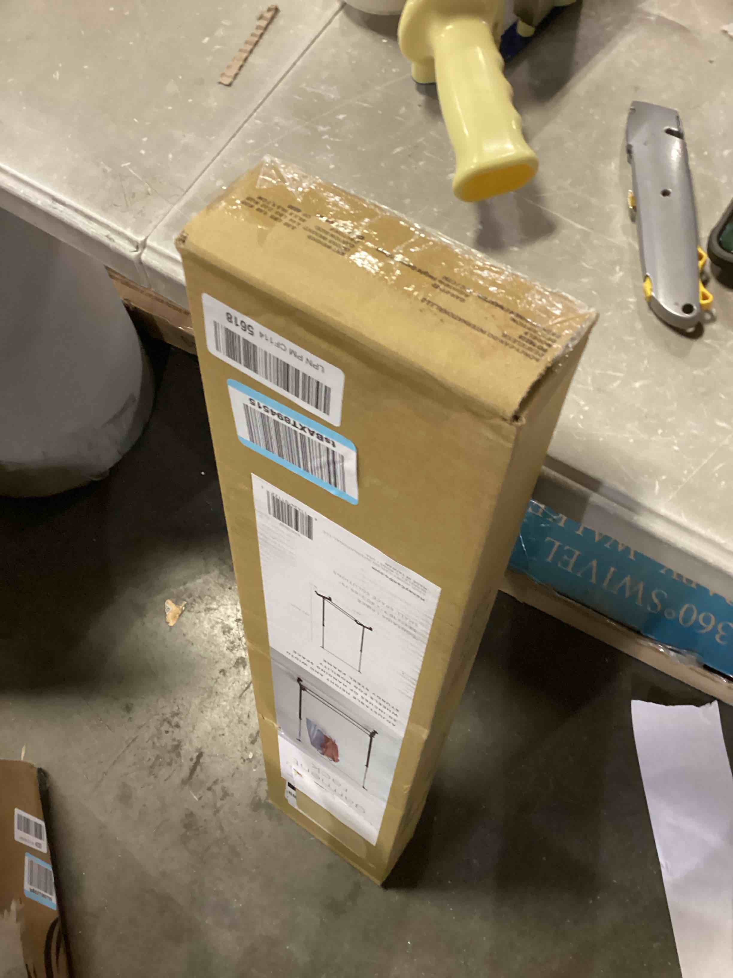 https://s3.amazonaws.com/lotting-images-prod/bidfta/RED4183914_1704804021500.jpeg