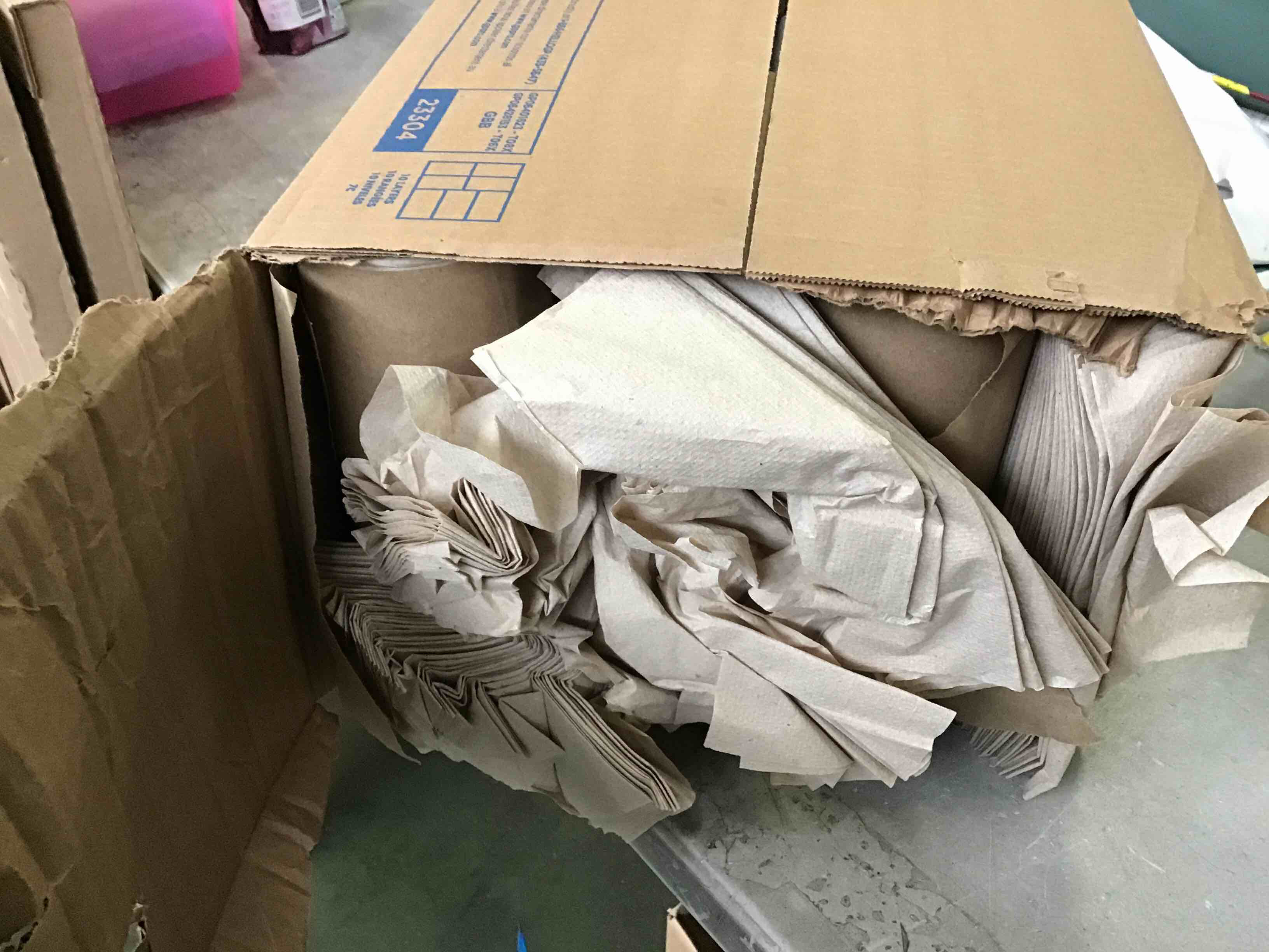 https://s3.amazonaws.com/lotting-images-prod/bidfta/RED4185144_1687185151850.jpeg
