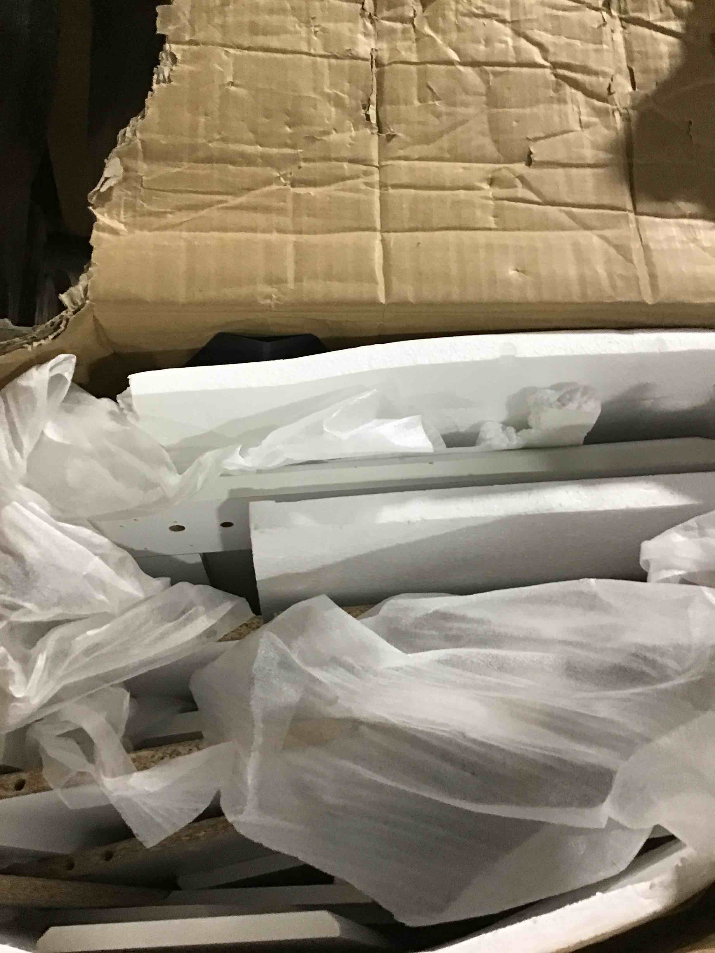 https://s3.amazonaws.com/lotting-images-prod/bidfta/RED4228703_1685975470057.jpeg