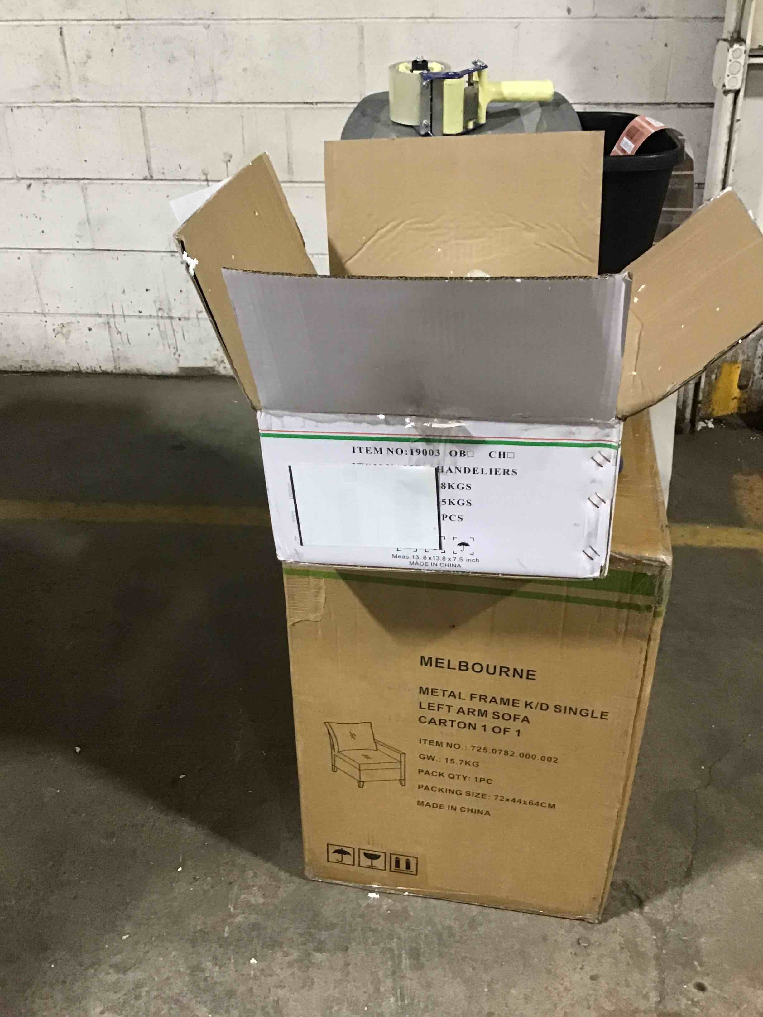 https://s3.amazonaws.com/lotting-images-prod/bidfta/RED4228707_1685976590481.jpeg