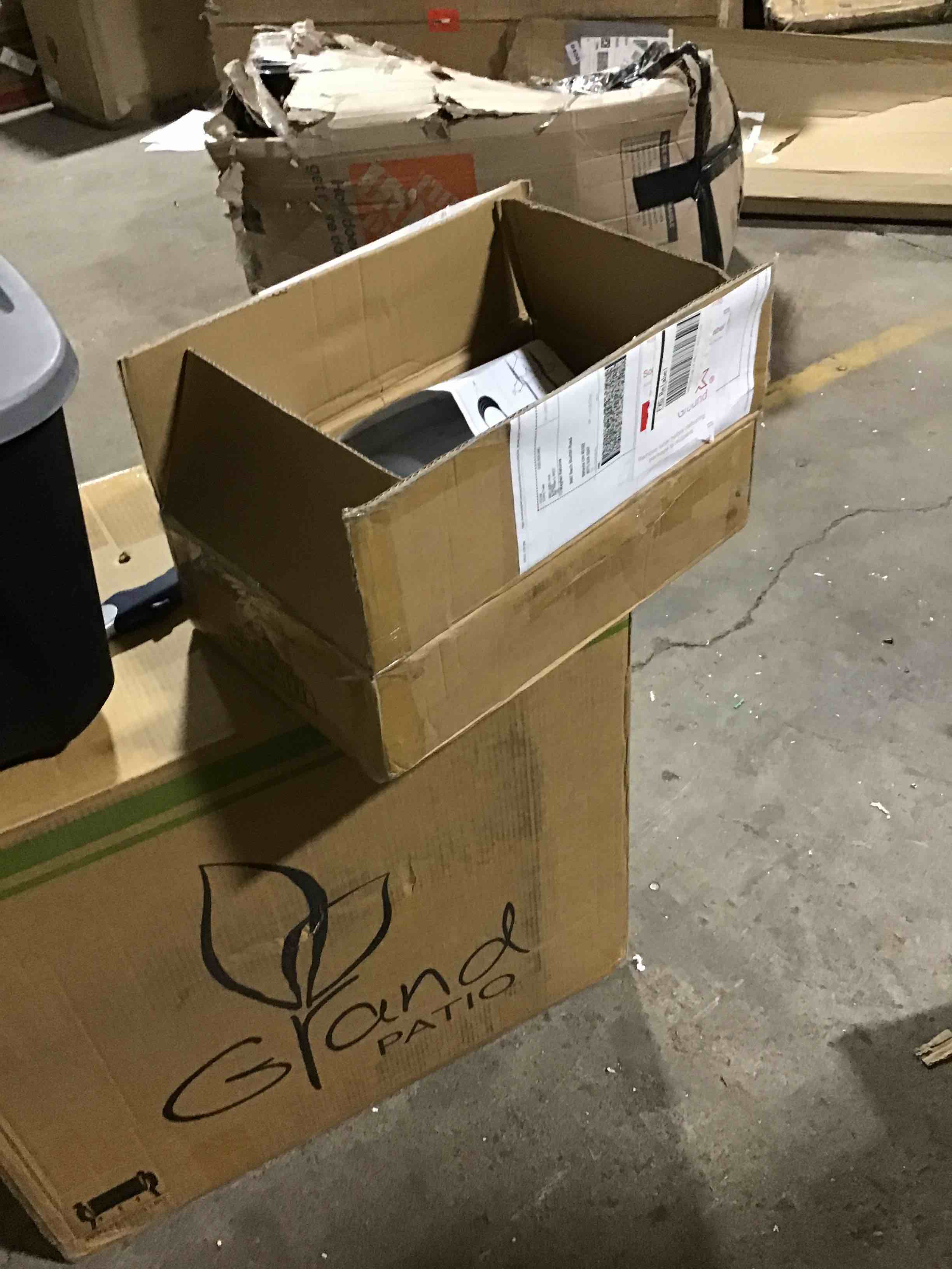 https://s3.amazonaws.com/lotting-images-prod/bidfta/RED4228708_1685977089737.jpeg