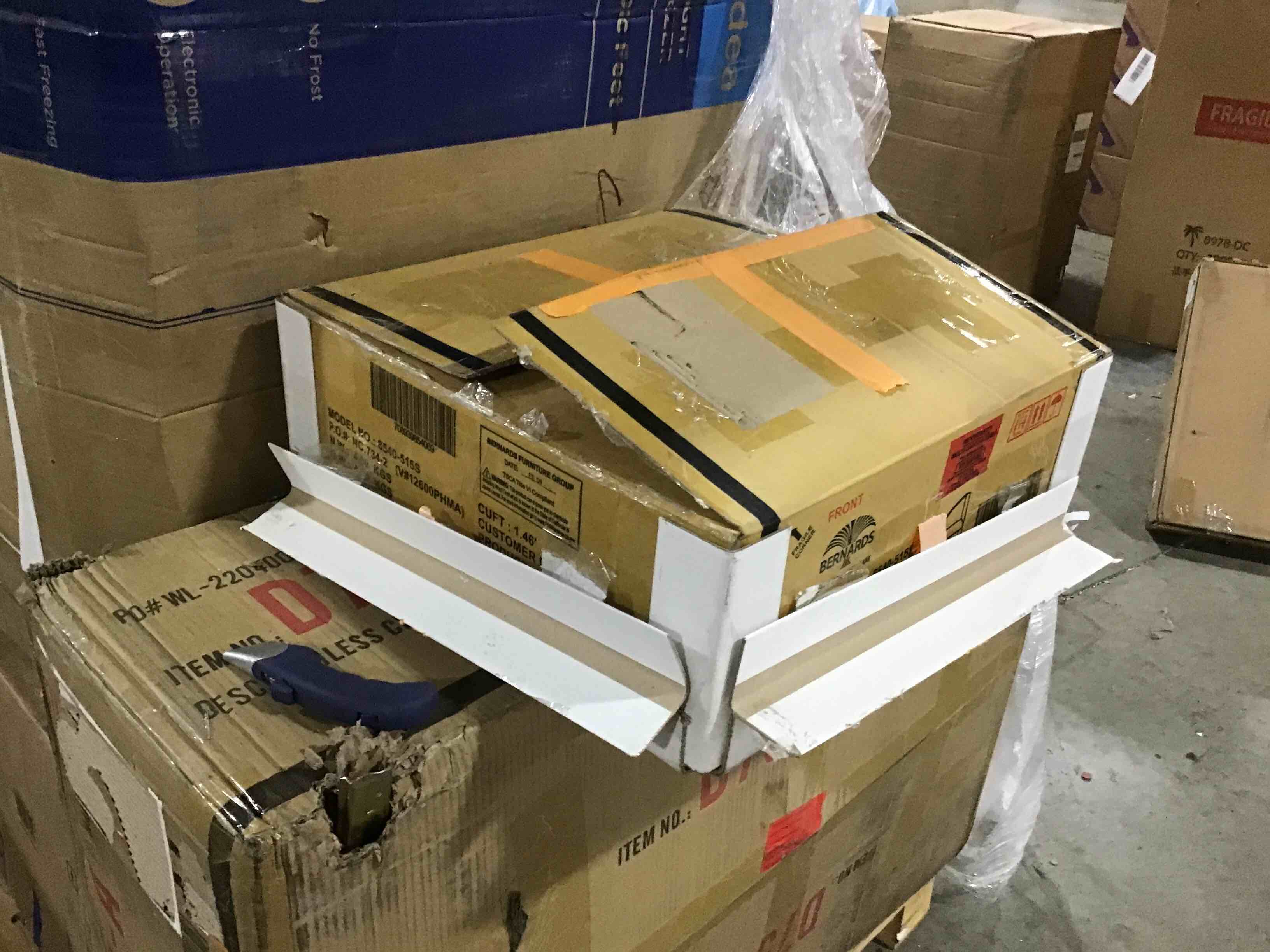 https://s3.amazonaws.com/lotting-images-prod/bidfta/RED4228804_1686572815473.jpeg