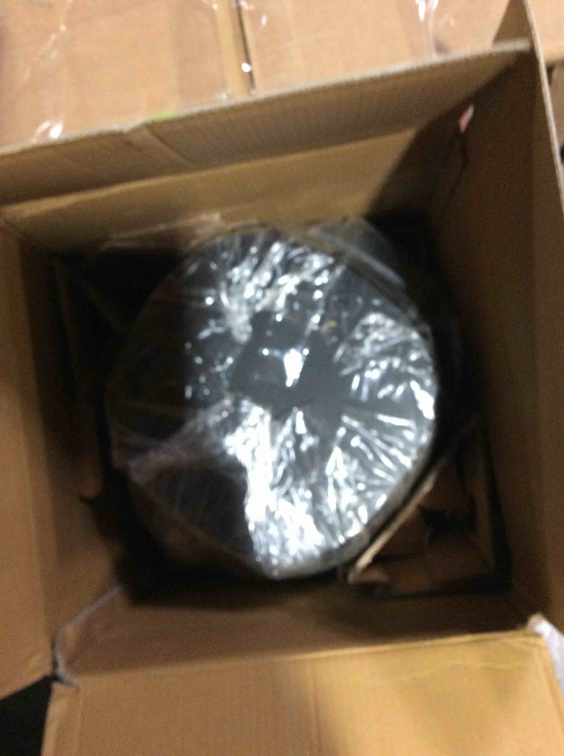 https://s3.amazonaws.com/lotting-images-prod/bidfta/RED4231263_1676401497975.jpeg