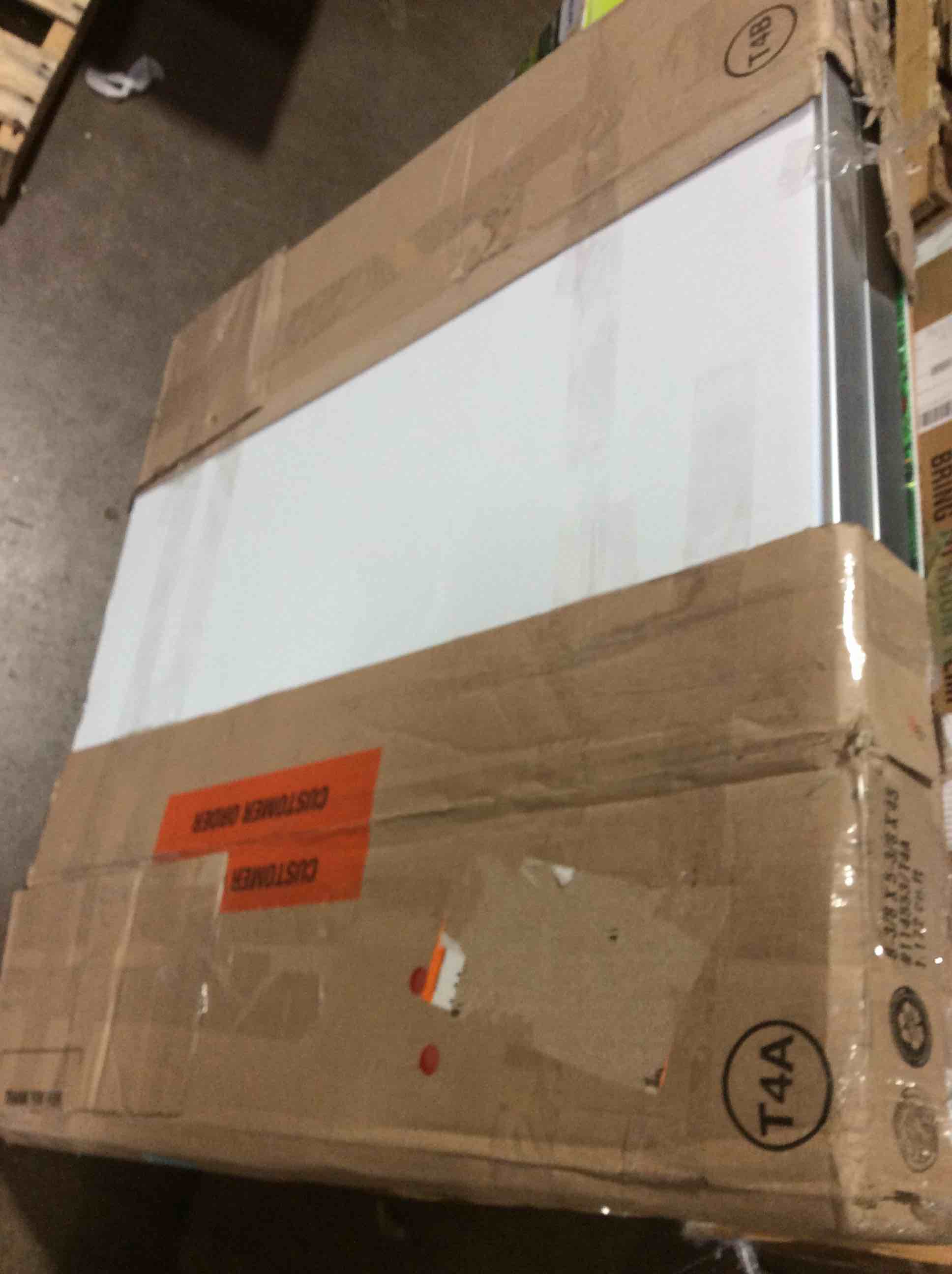 https://s3.amazonaws.com/lotting-images-prod/bidfta/RED4231264_1676401630743.jpeg