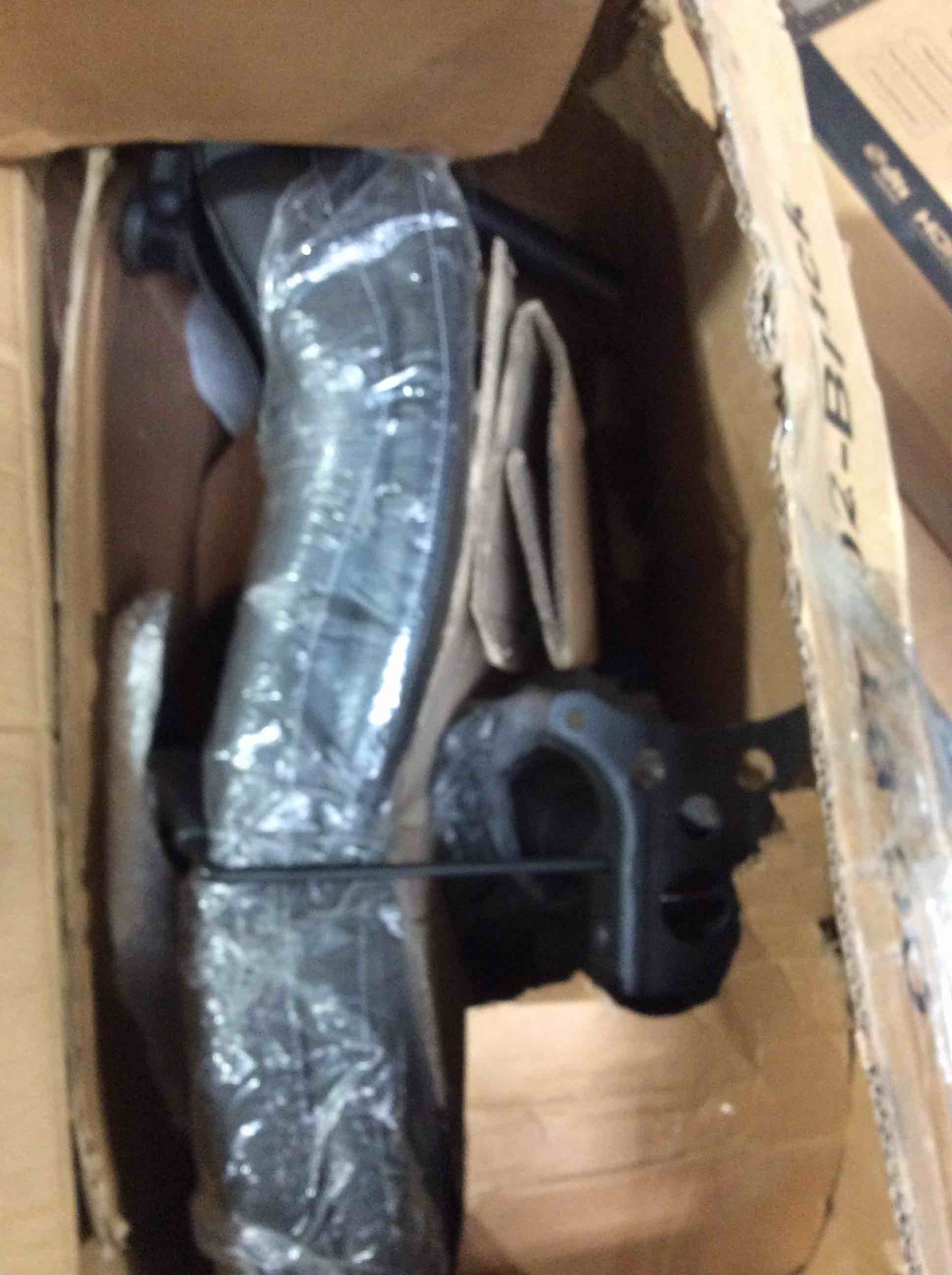 https://s3.amazonaws.com/lotting-images-prod/bidfta/RED4231266_1676402038346.jpeg