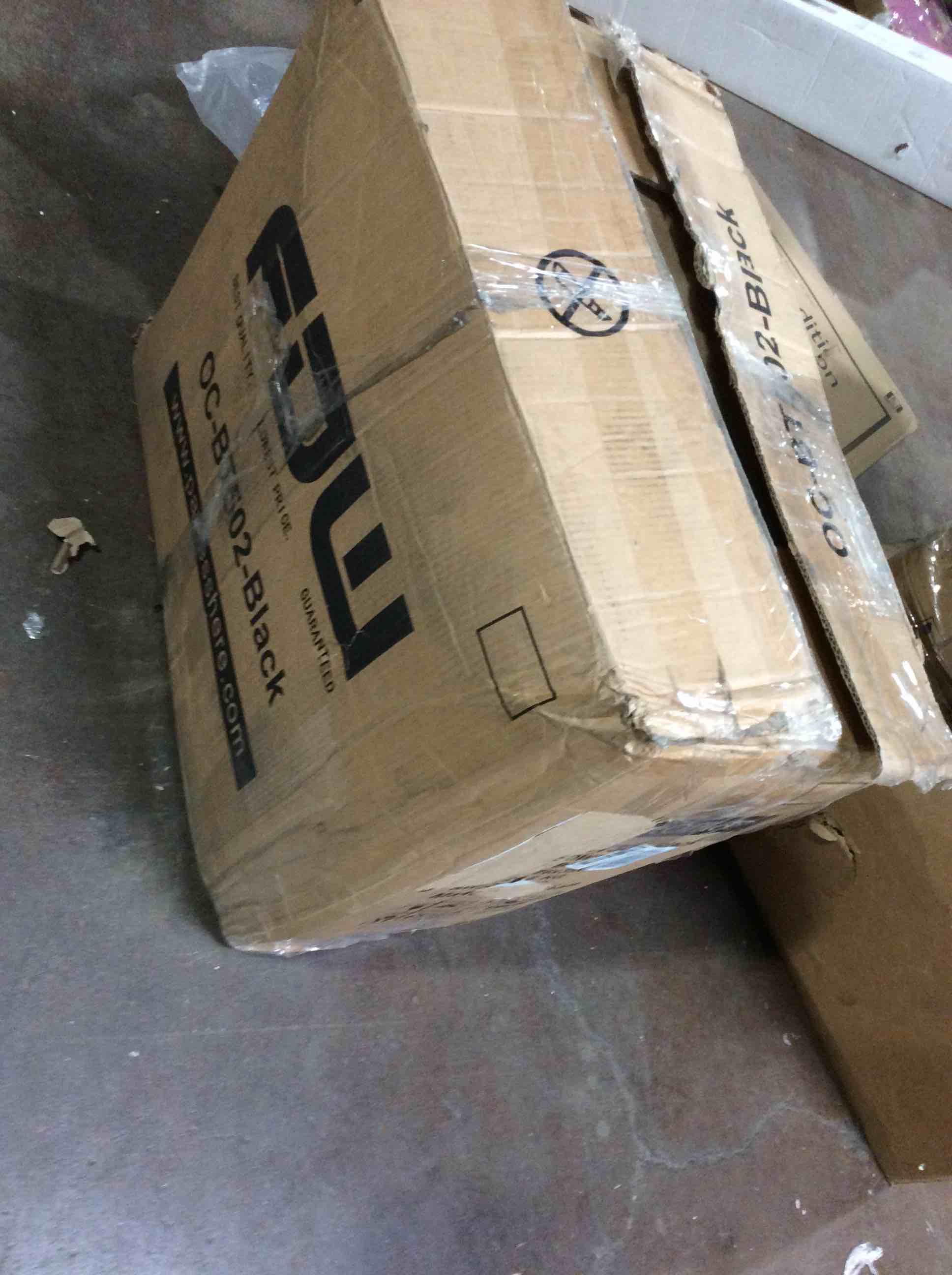 https://s3.amazonaws.com/lotting-images-prod/bidfta/RED4231266_1676402044543.jpeg