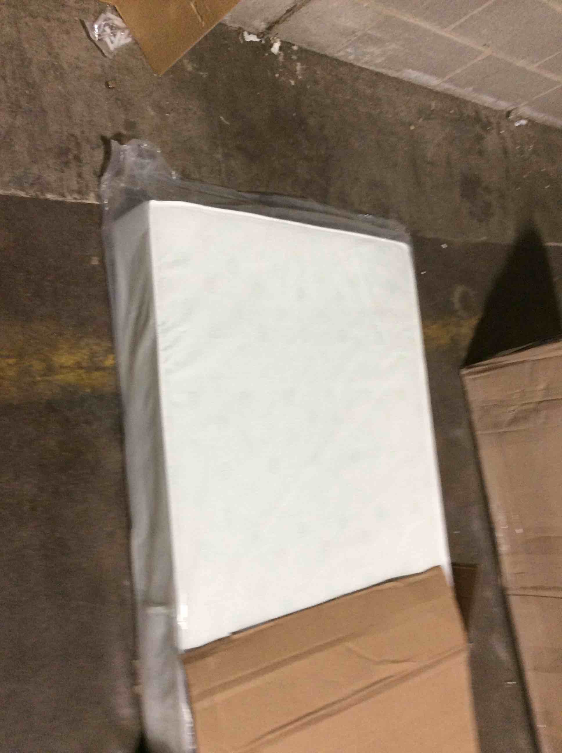 https://s3.amazonaws.com/lotting-images-prod/bidfta/RED4231279_1676400040865.jpeg