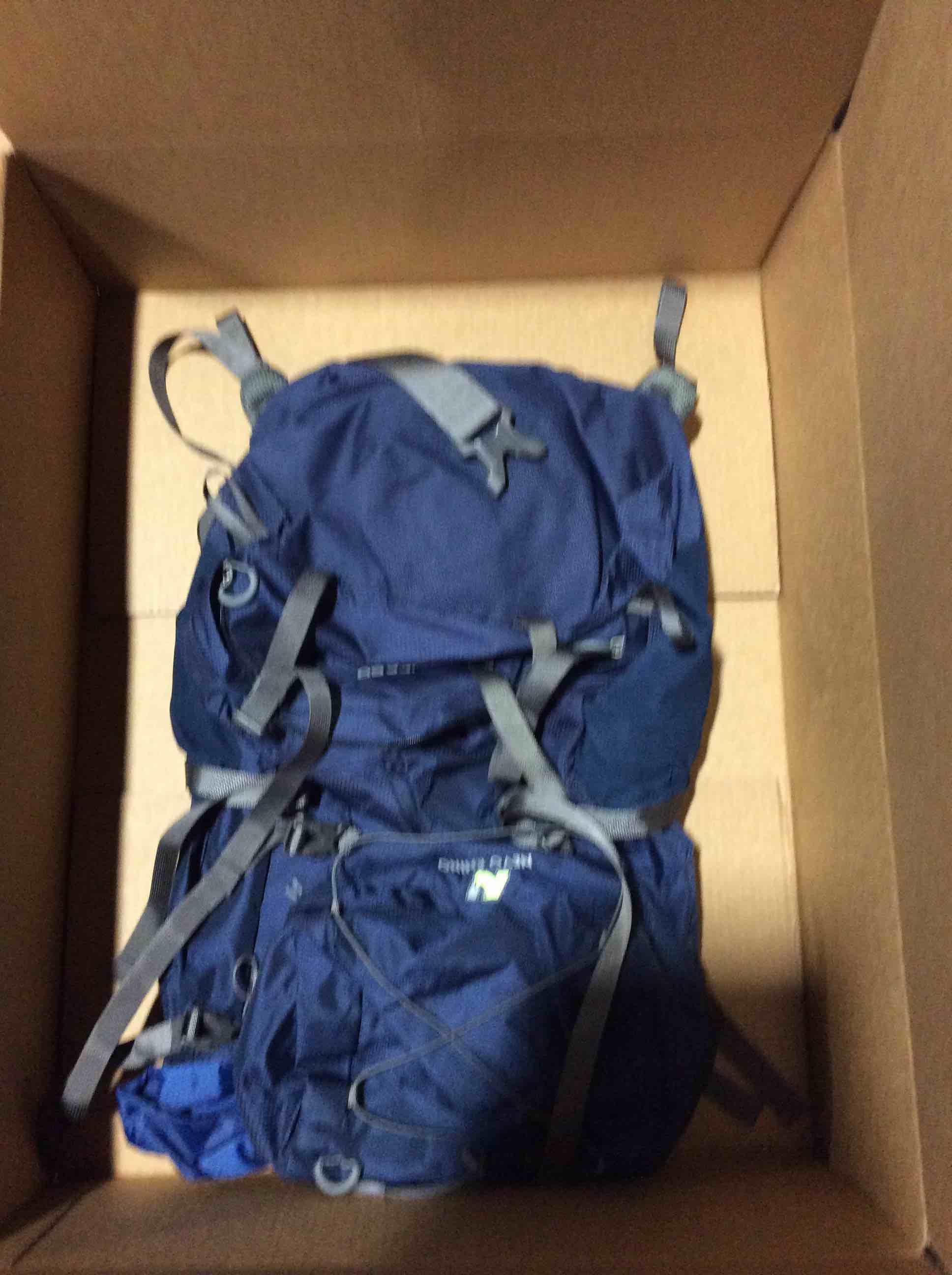 https://s3.amazonaws.com/lotting-images-prod/bidfta/RED4231281_1676398637583.jpeg