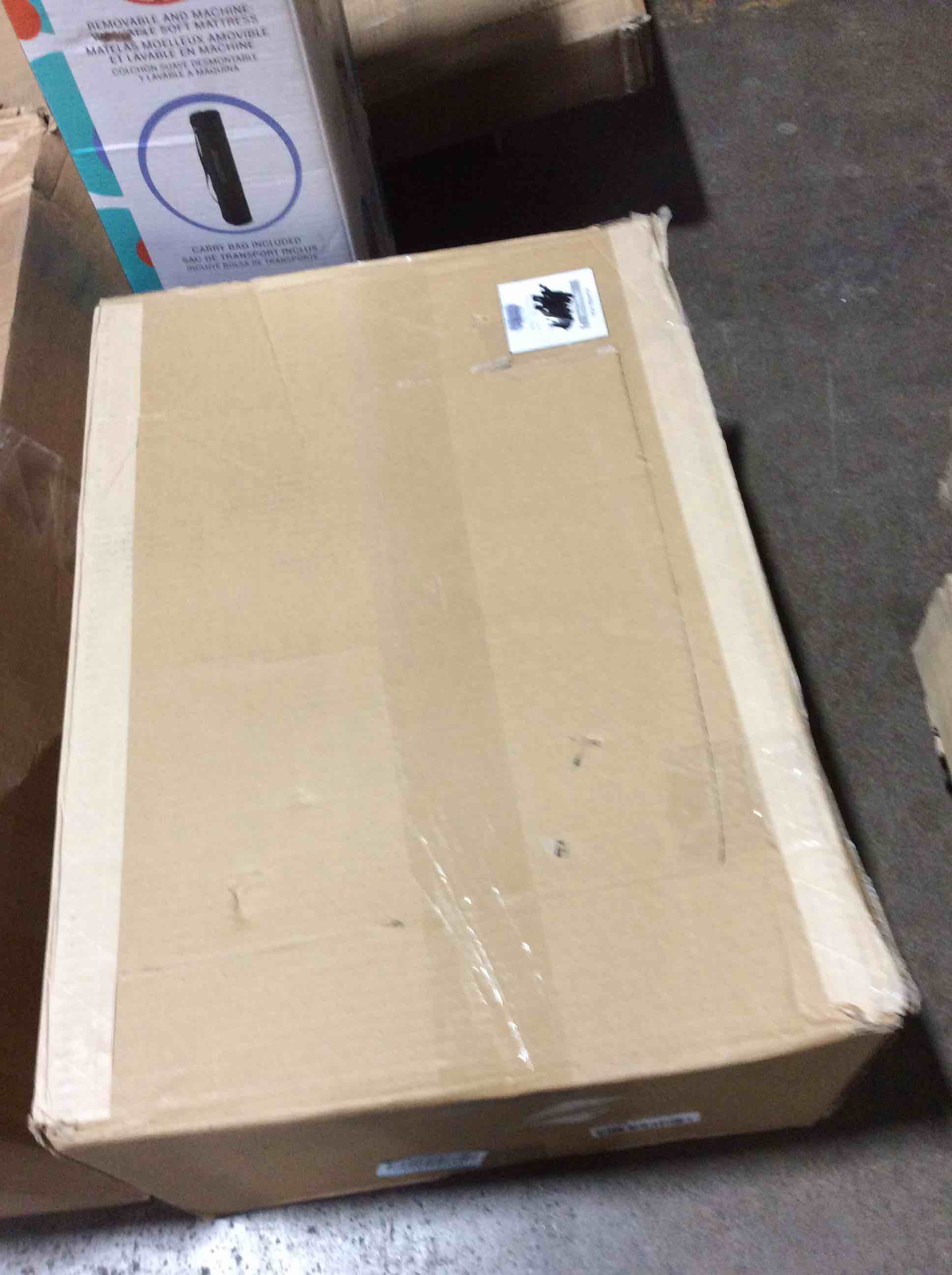 https://s3.amazonaws.com/lotting-images-prod/bidfta/RED4231283_1676398861309.jpeg