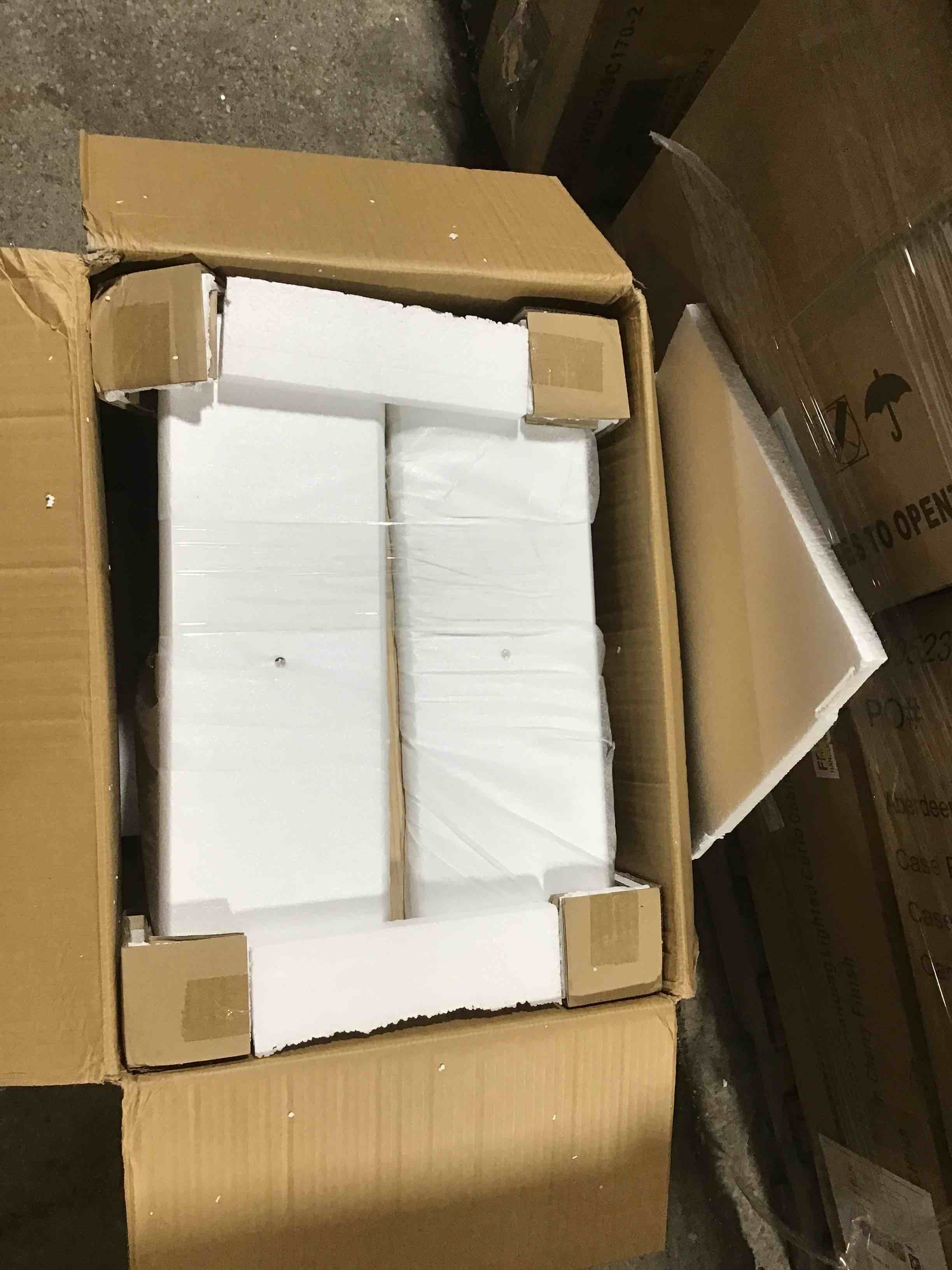 https://s3.amazonaws.com/lotting-images-prod/bidfta/RED4233019_1687283073875.jpeg