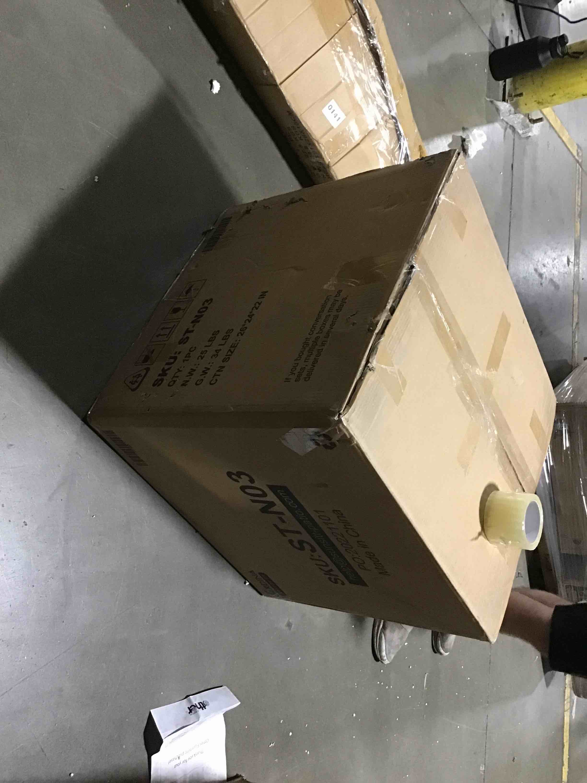 https://s3.amazonaws.com/lotting-images-prod/bidfta/RED4233112_1687453303910.jpeg