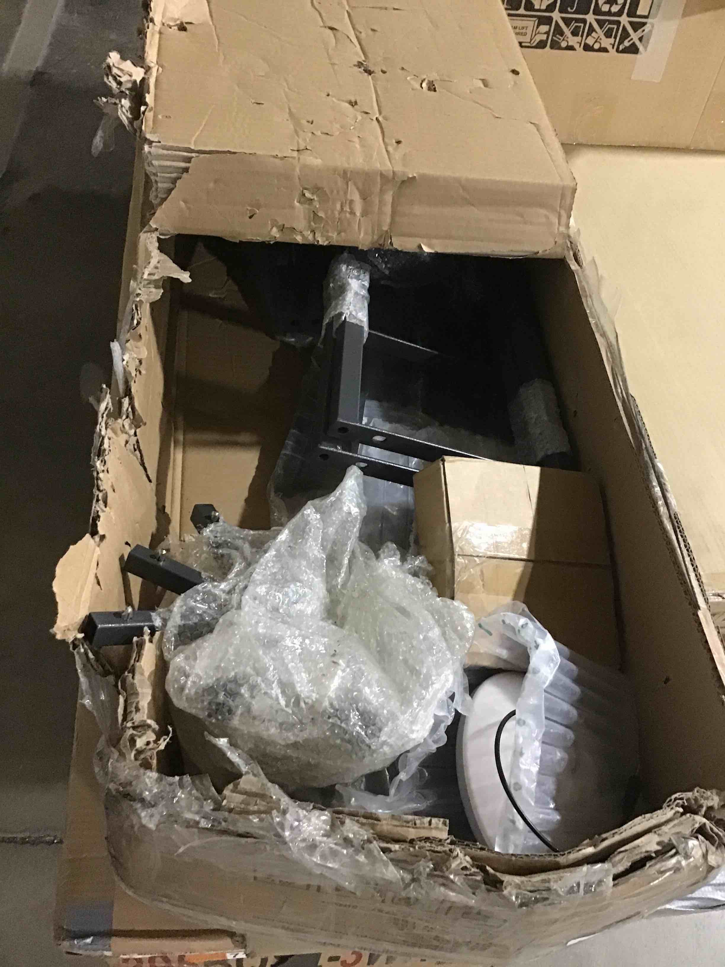 https://s3.amazonaws.com/lotting-images-prod/bidfta/RED4233114_1687453889466.jpeg