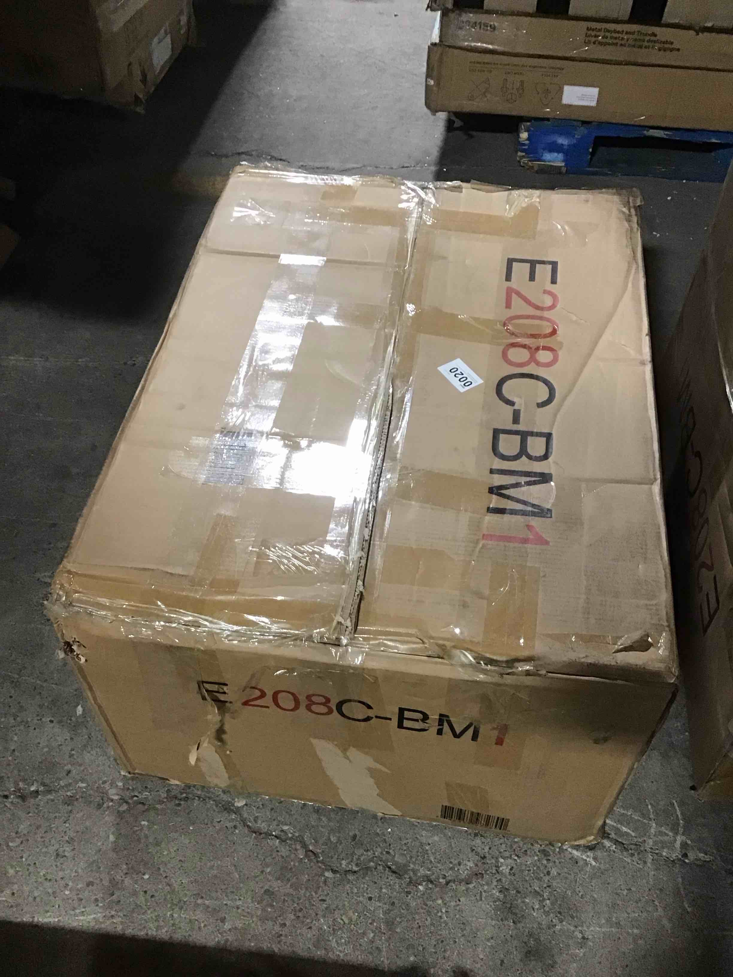 https://s3.amazonaws.com/lotting-images-prod/bidfta/RED4233239_1687954670569.jpeg