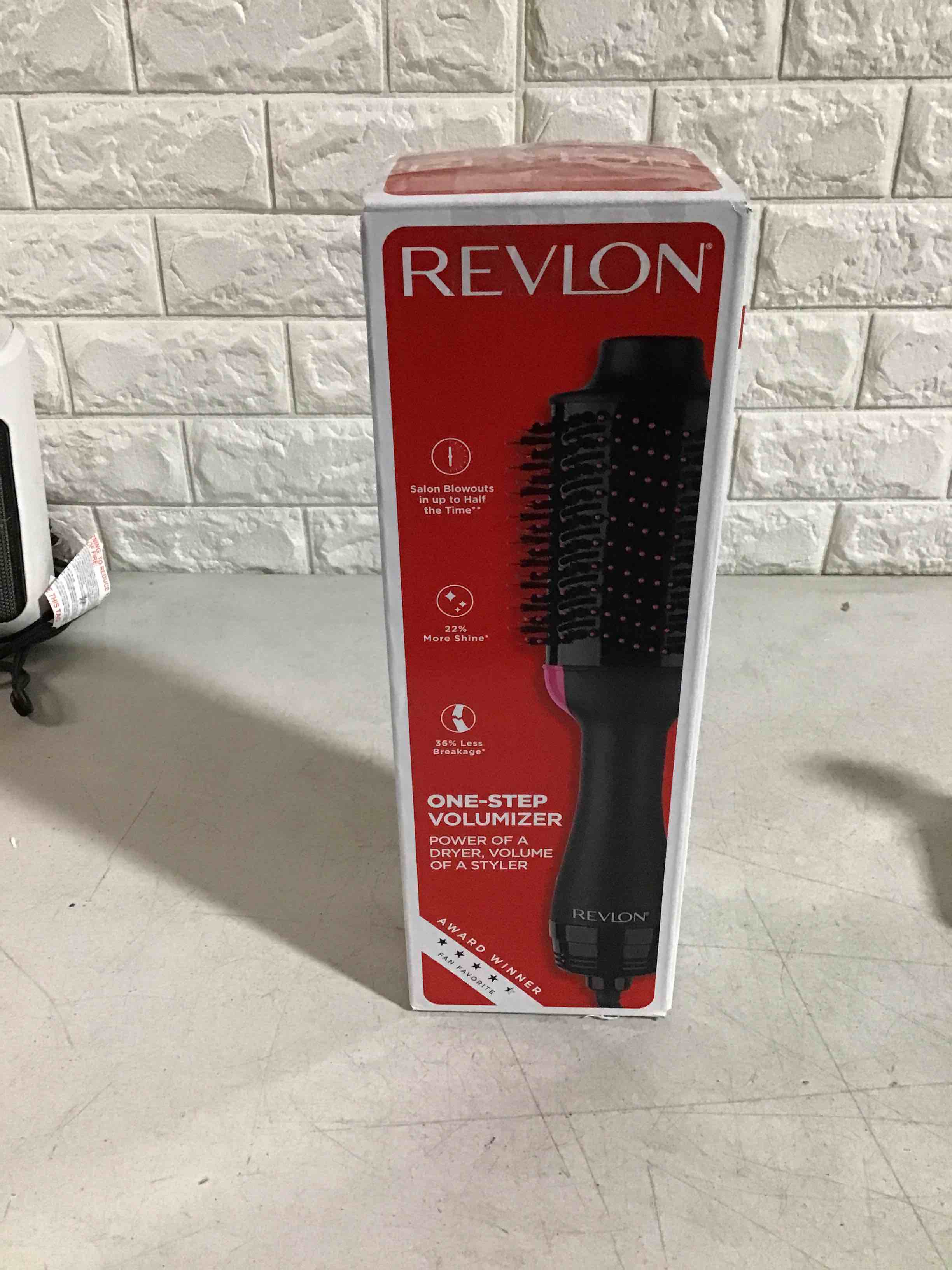 https://s3.amazonaws.com/lotting-images-prod/bidfta/RED4234403_1684774676550.jpeg