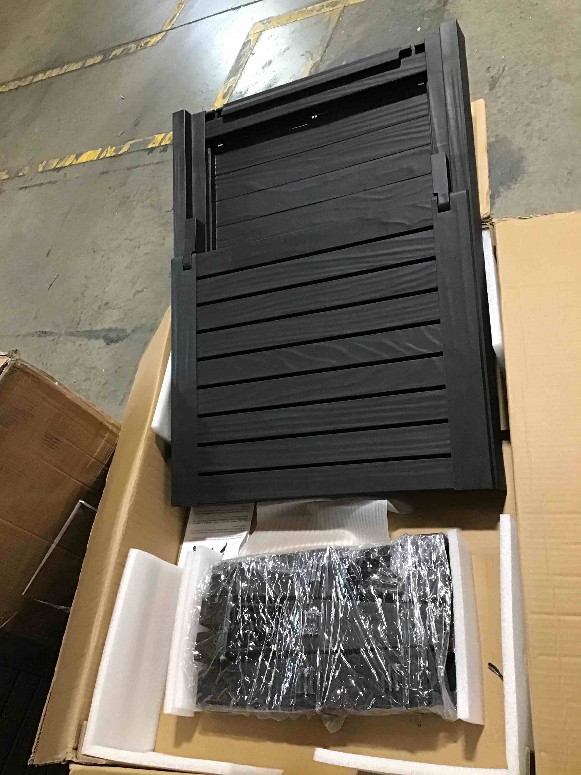 https://s3.amazonaws.com/lotting-images-prod/bidfta/RED4235659_1685127283527.jpeg