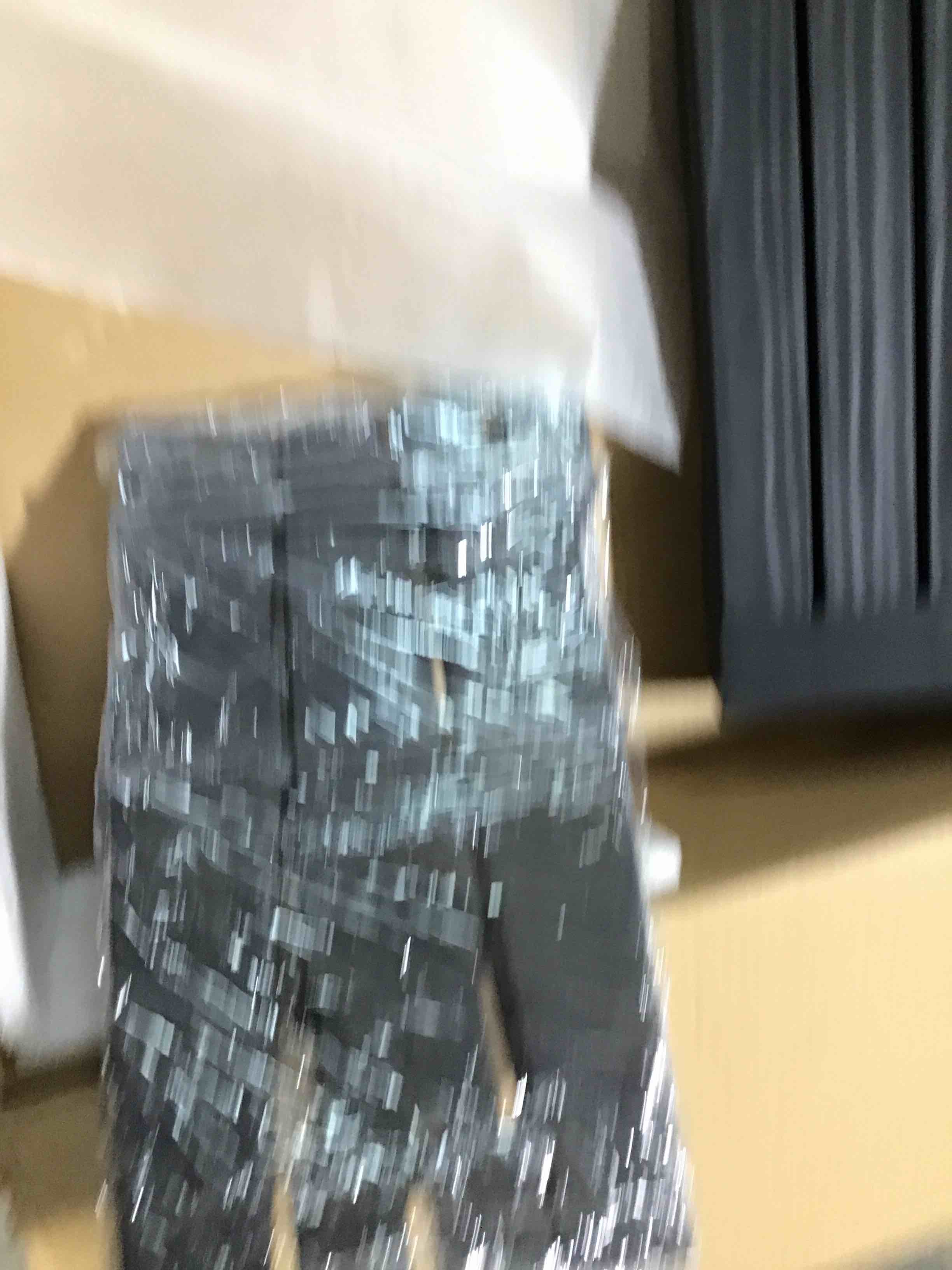 https://s3.amazonaws.com/lotting-images-prod/bidfta/RED4235659_1685127296622.jpeg