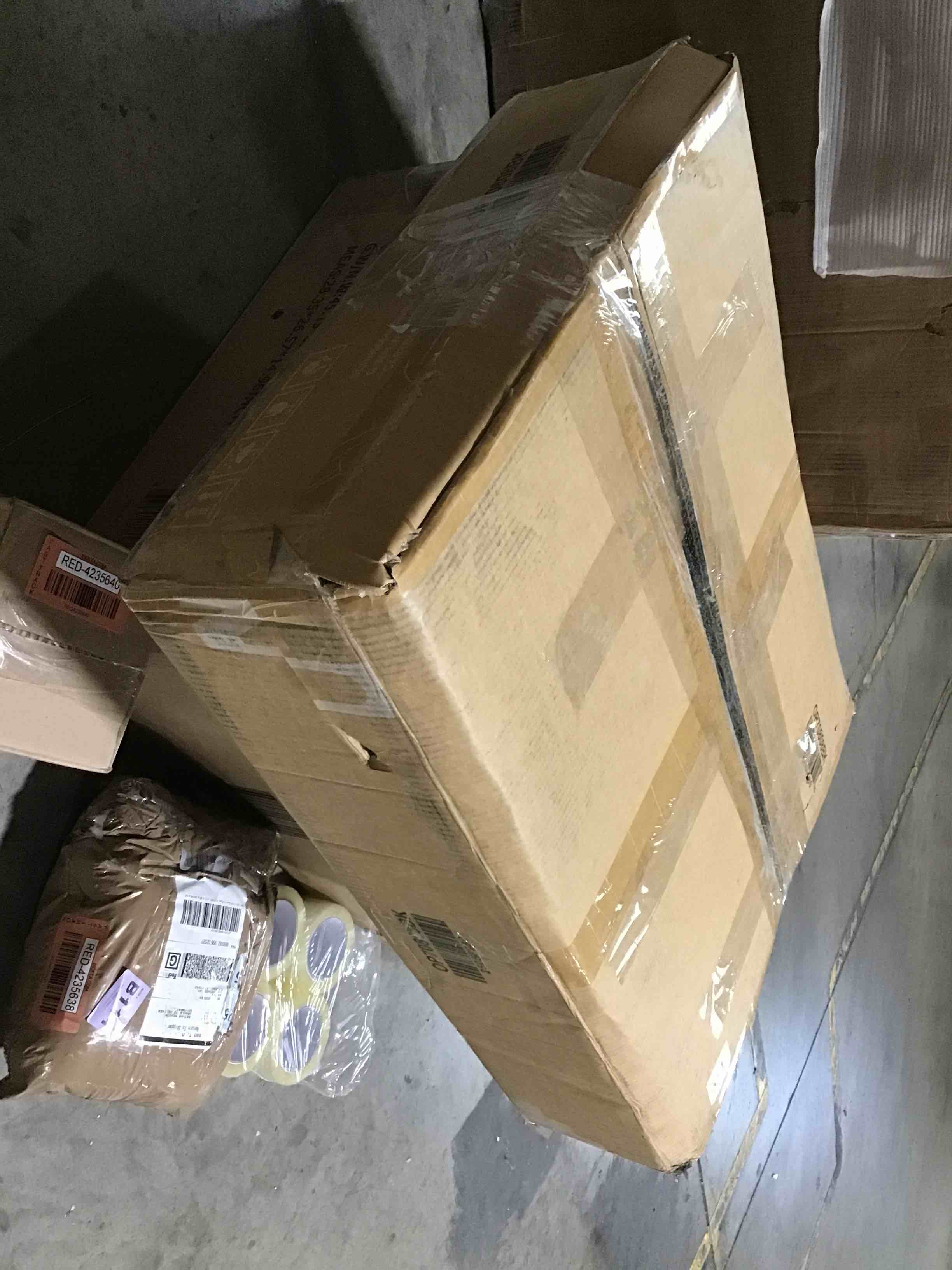 https://s3.amazonaws.com/lotting-images-prod/bidfta/RED4235659_1685127450142.jpeg