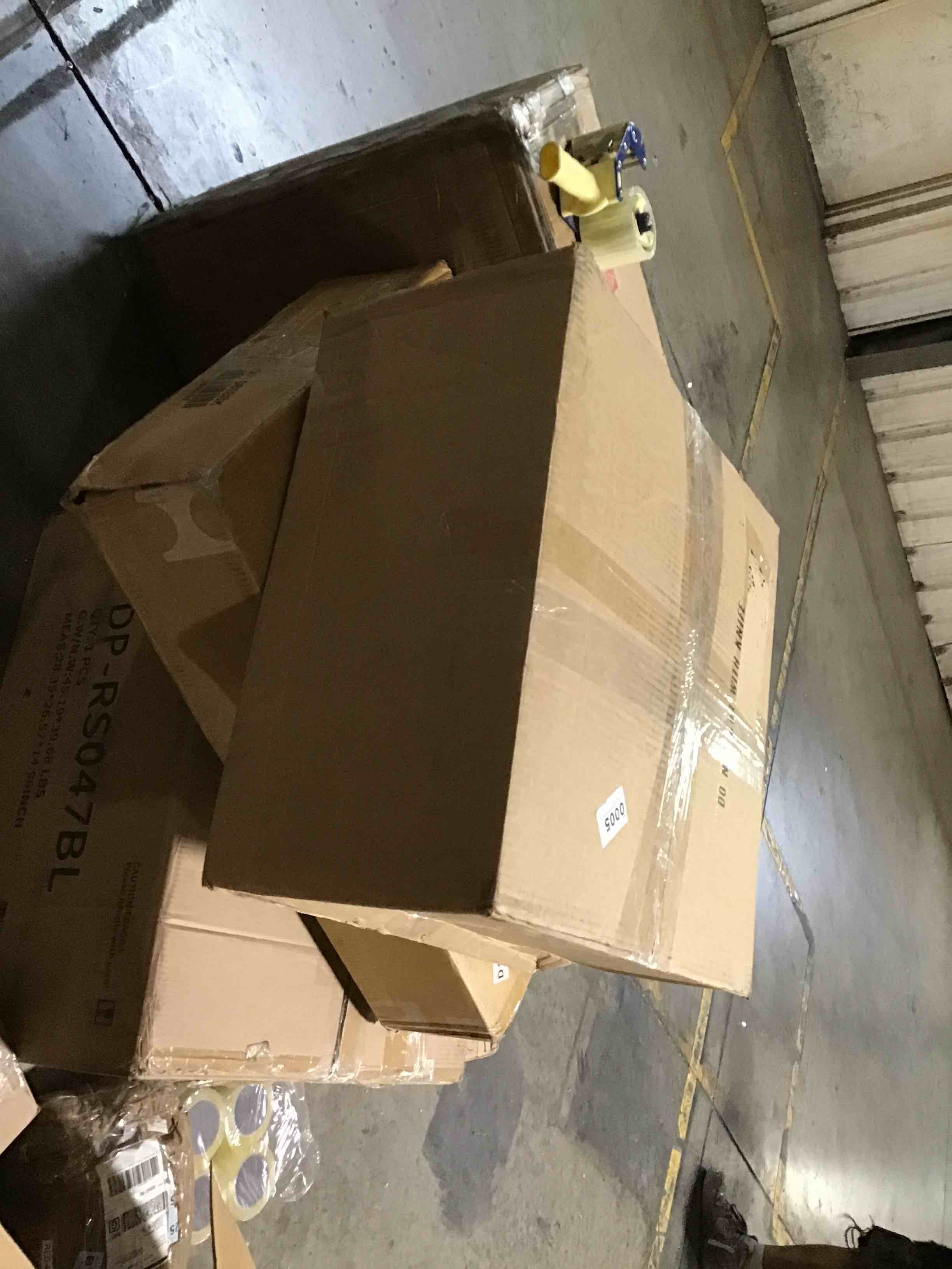 https://s3.amazonaws.com/lotting-images-prod/bidfta/RED4235660_1685128384507.jpeg