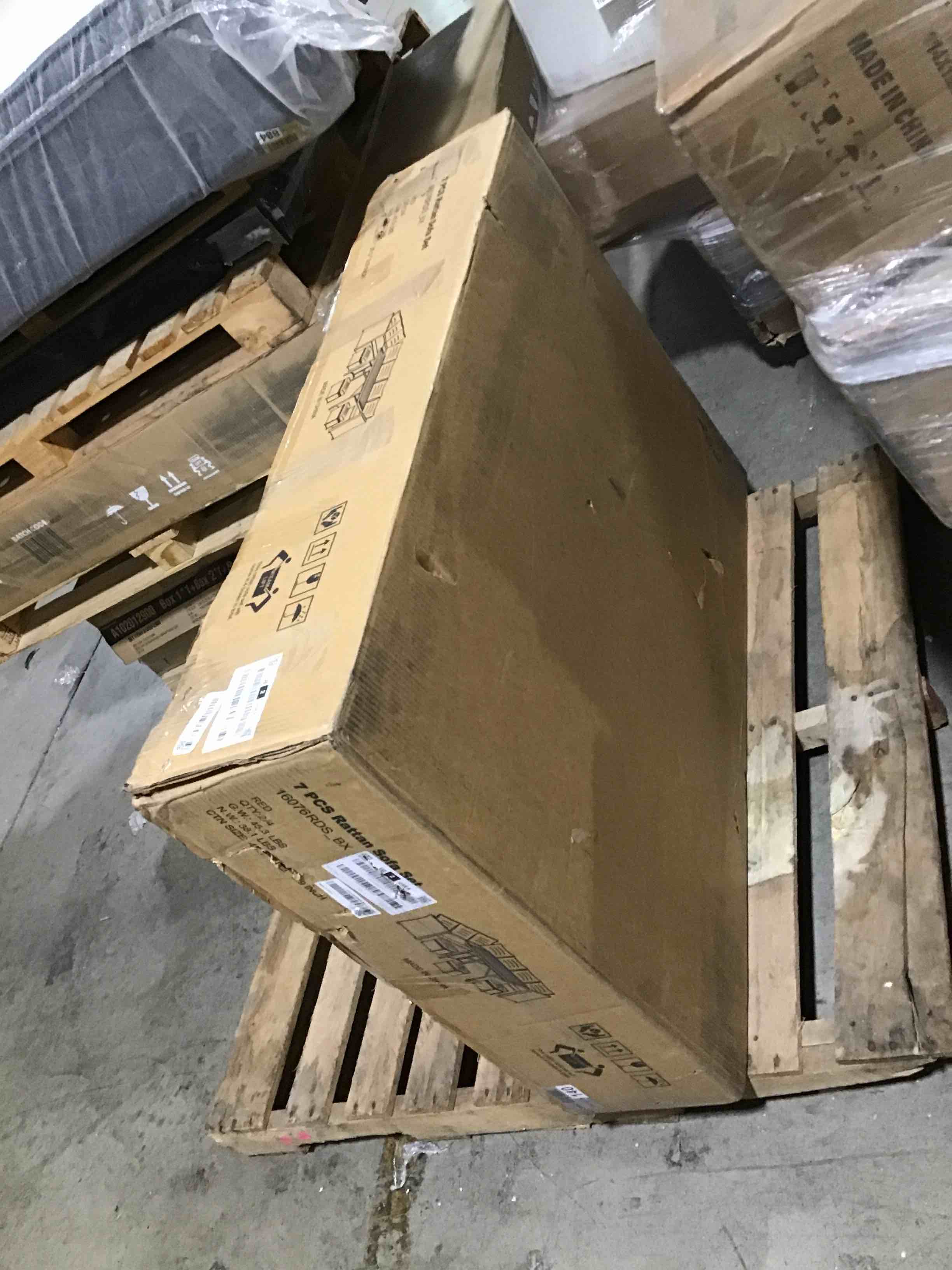 https://s3.amazonaws.com/lotting-images-prod/bidfta/RED4236261_1686841277932.jpeg