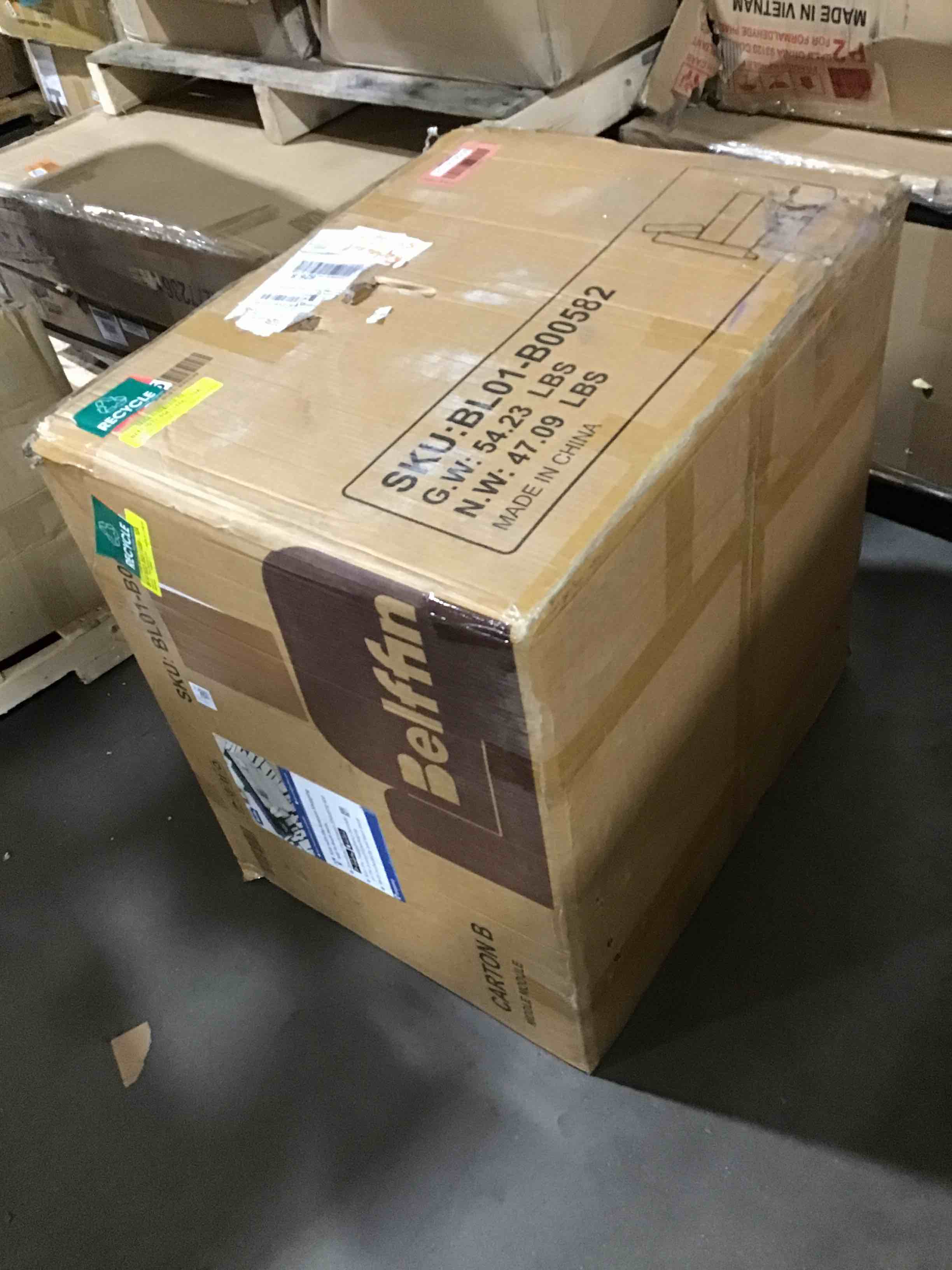 https://s3.amazonaws.com/lotting-images-prod/bidfta/RED4236298_1686919028298.jpeg