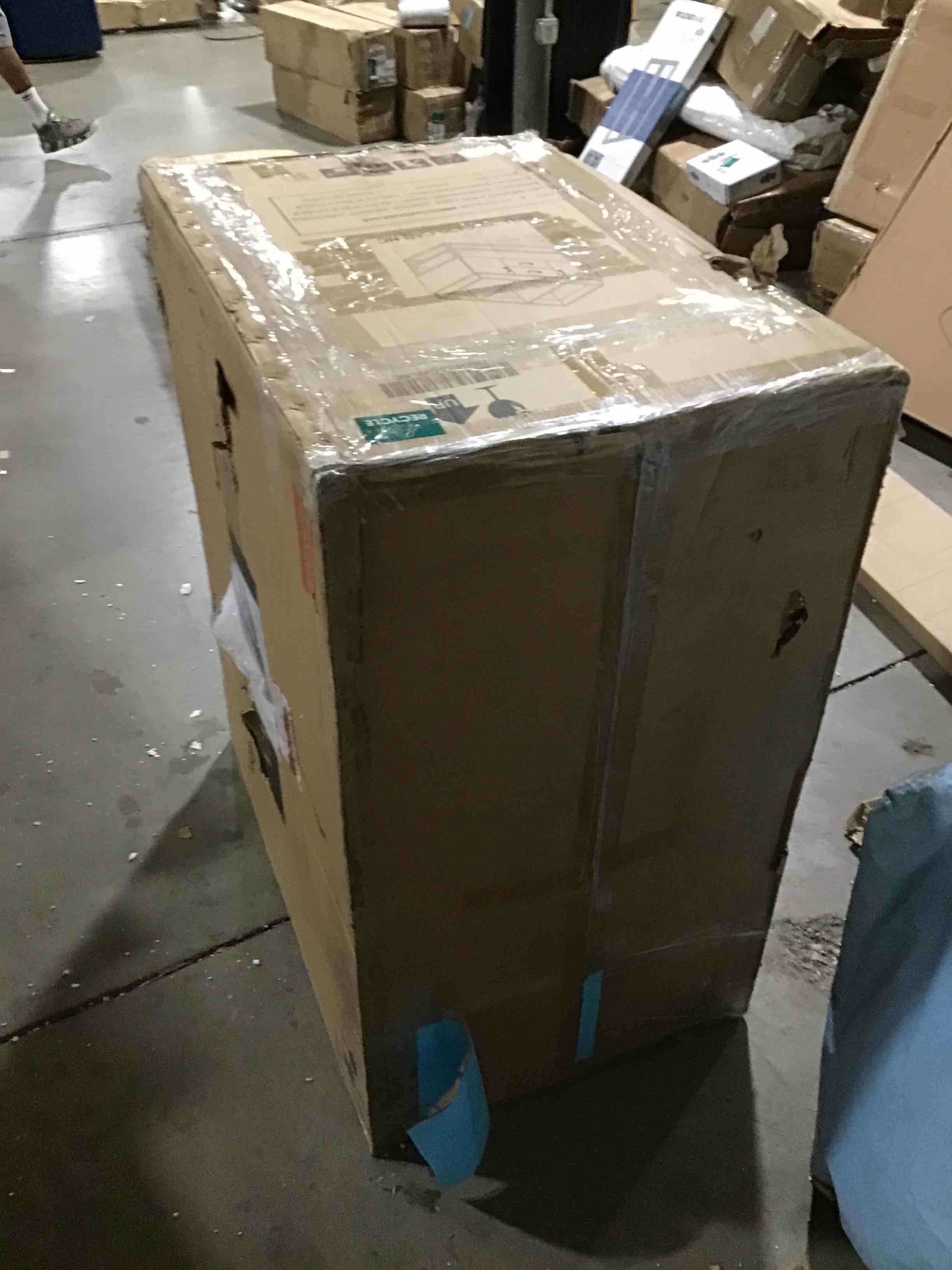 https://s3.amazonaws.com/lotting-images-prod/bidfta/RED4236303_1686926194790.jpeg