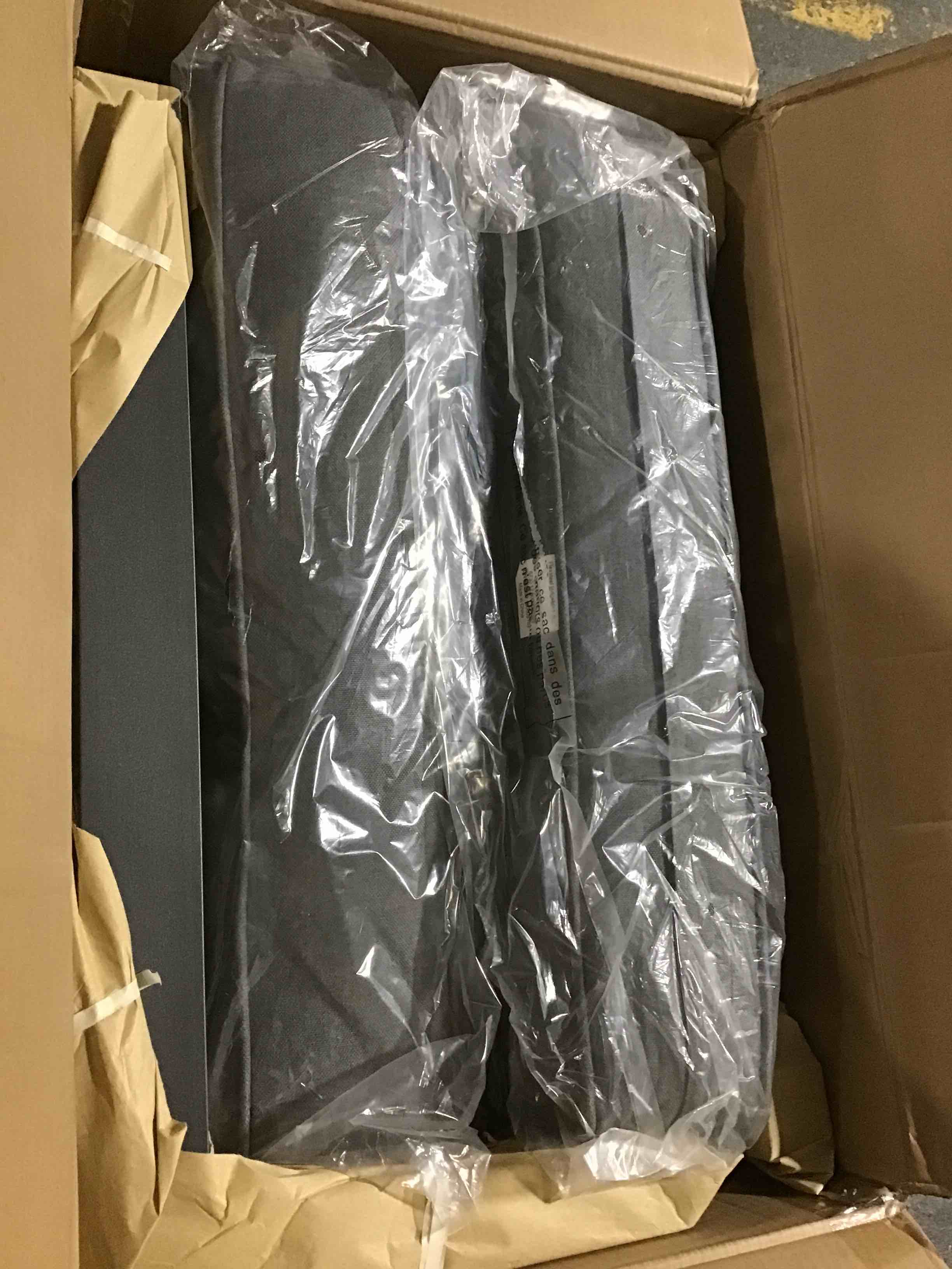 https://s3.amazonaws.com/lotting-images-prod/bidfta/RED4240719_1685736765214.jpeg
