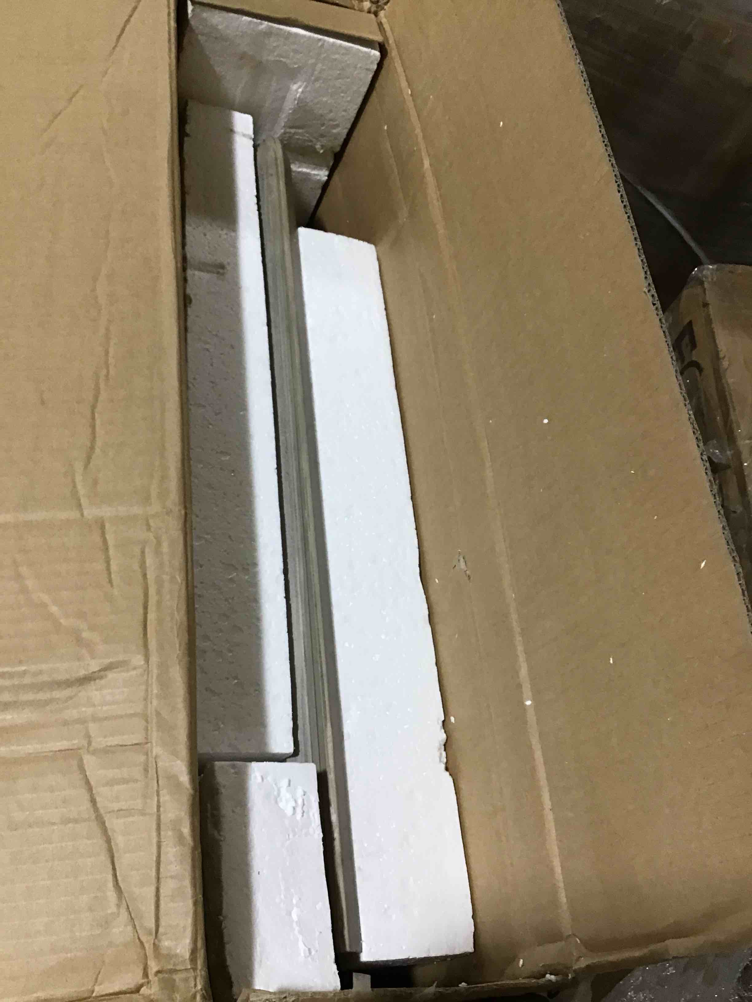 https://s3.amazonaws.com/lotting-images-prod/bidfta/RED4241997_1685461051367.jpeg