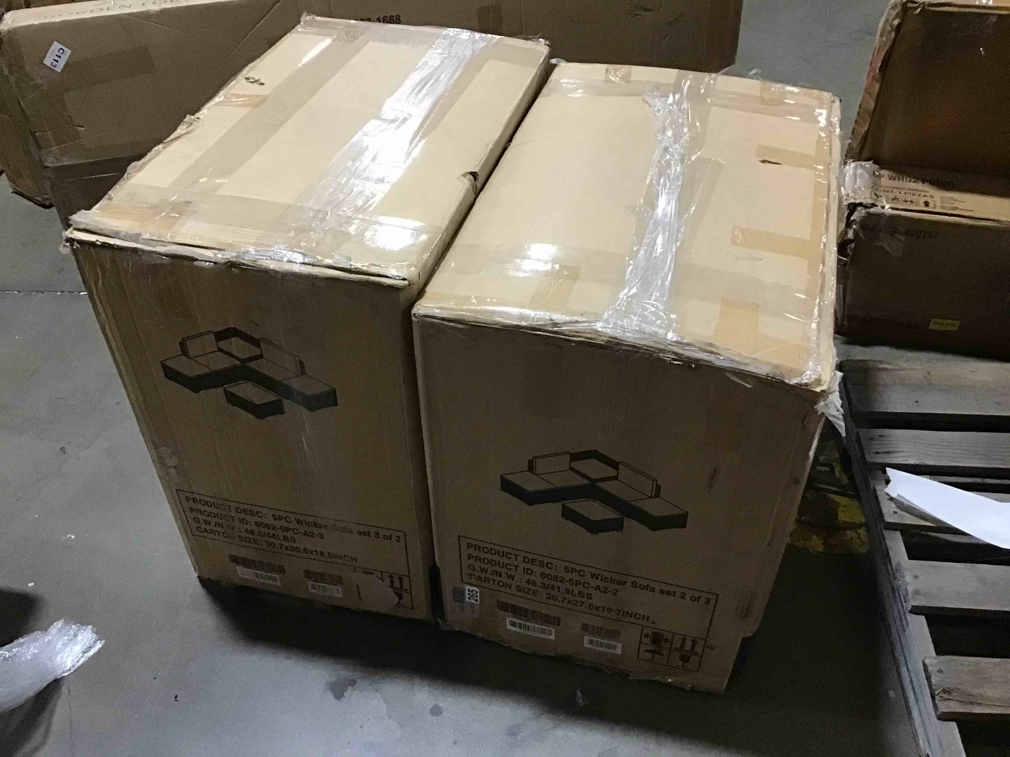 https://s3.amazonaws.com/lotting-images-prod/bidfta/RED4242003_1685465789019.jpeg
