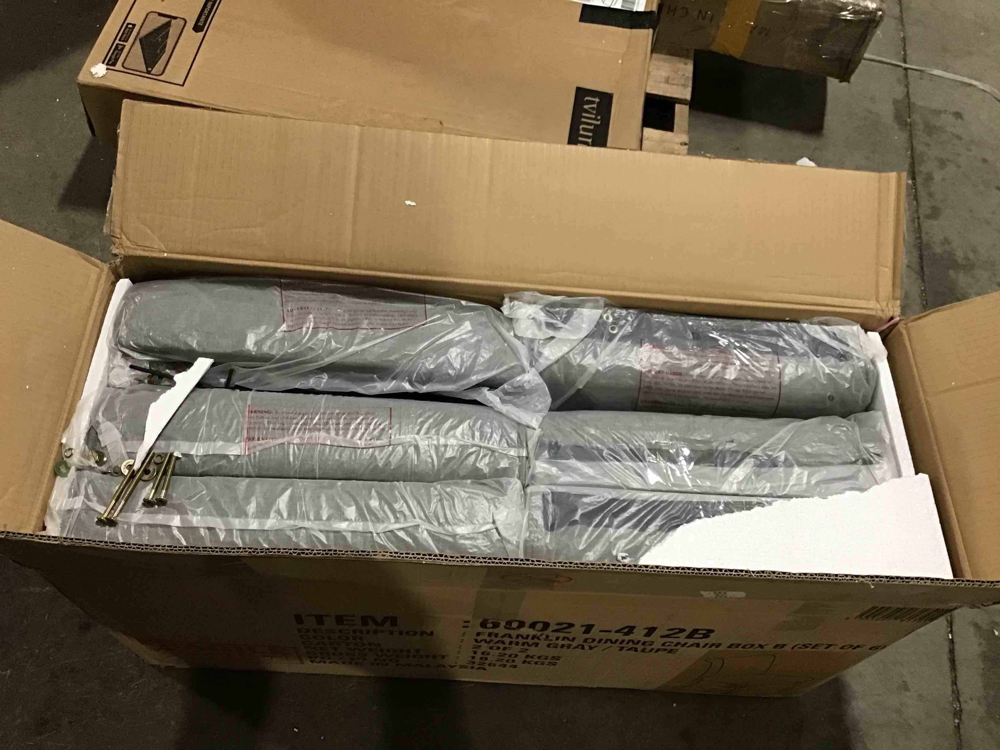 https://s3.amazonaws.com/lotting-images-prod/bidfta/RED4242154_1686066667585.jpeg