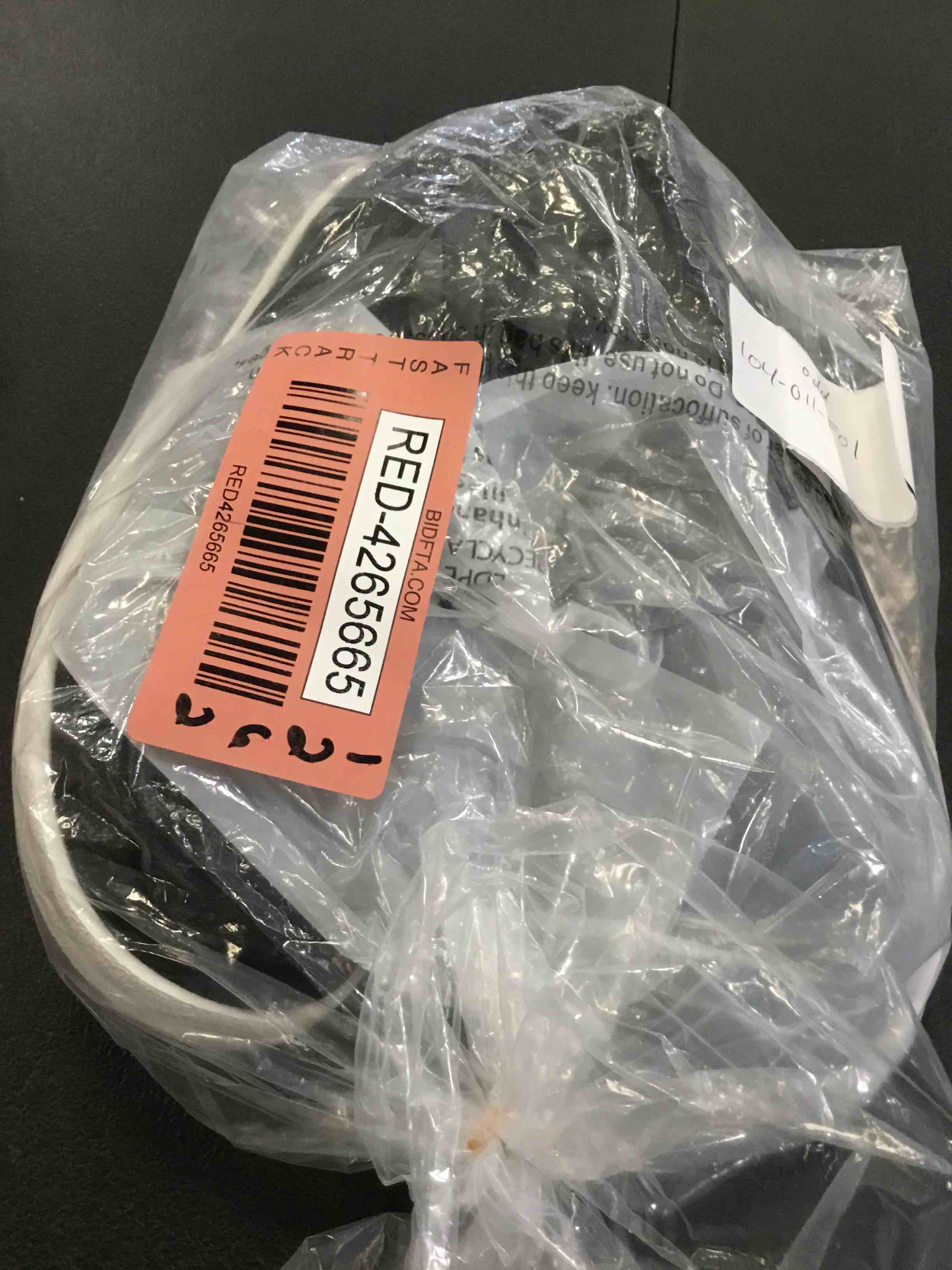 https://s3.amazonaws.com/lotting-images-prod/bidfta/RED4265665_1689703009018.jpeg