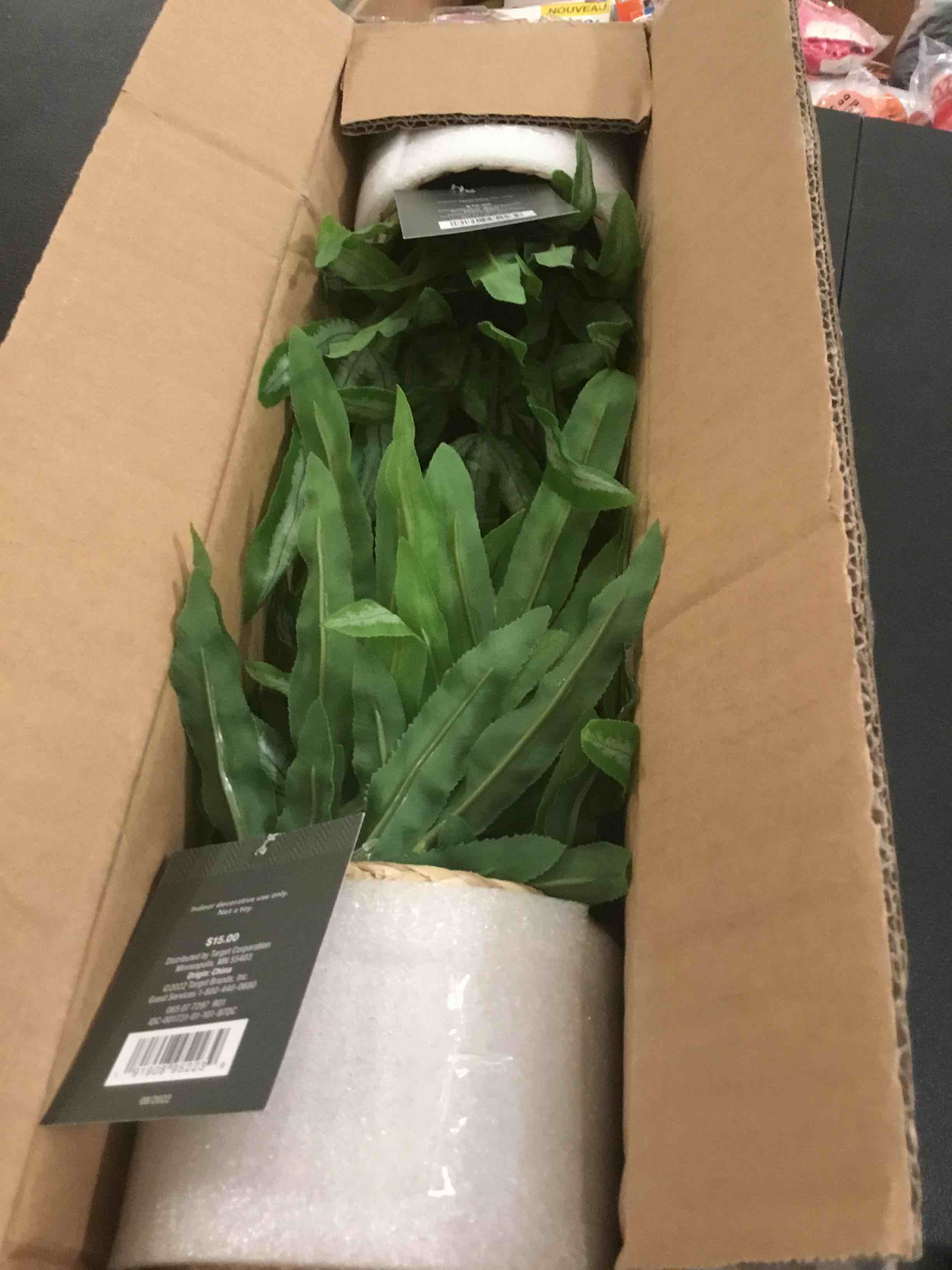 https://s3.amazonaws.com/lotting-images-prod/bidfta/RED4266066_1690298503829.jpeg