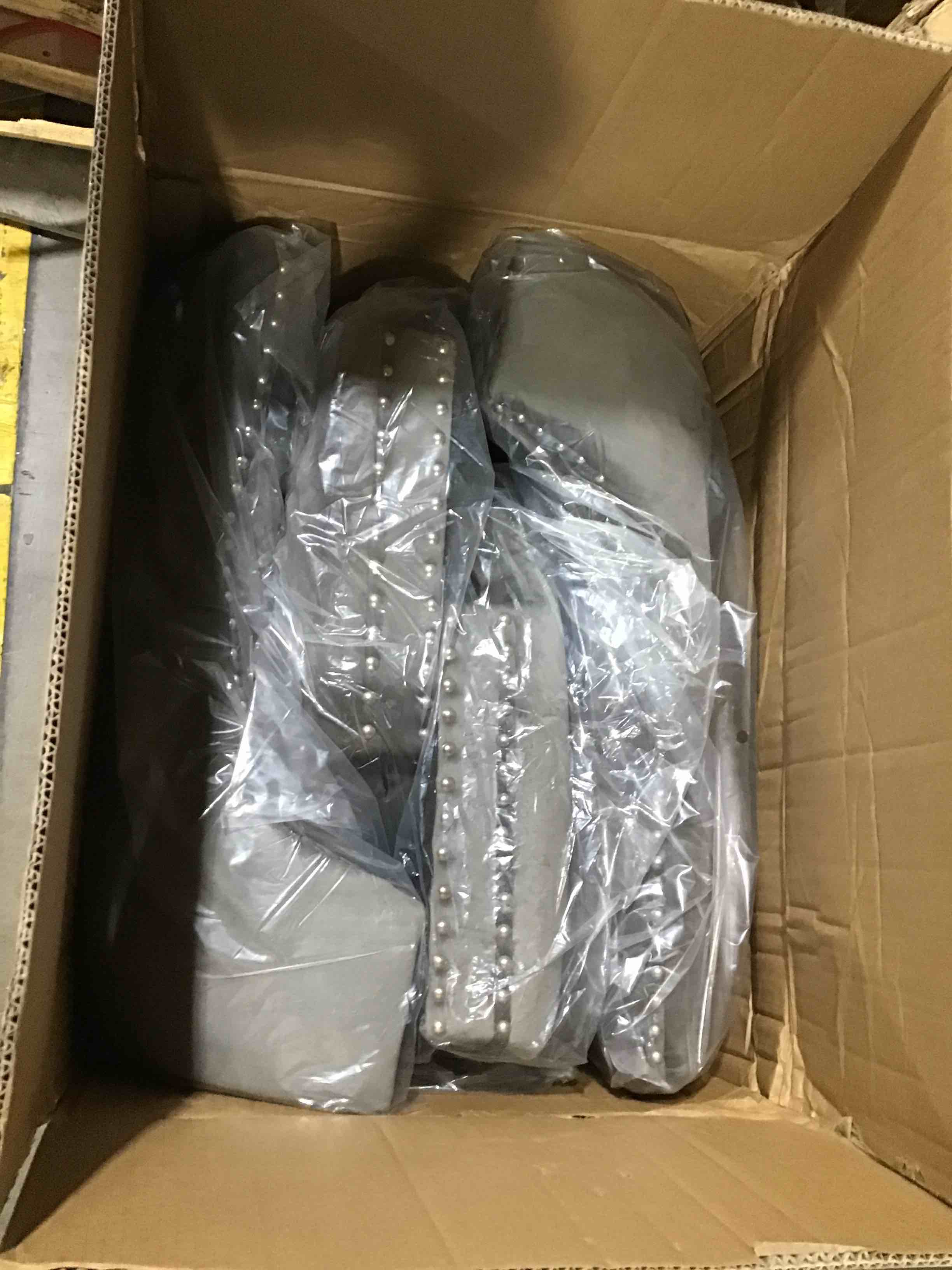https://s3.amazonaws.com/lotting-images-prod/bidfta/RED4292233_1694188416680.jpeg