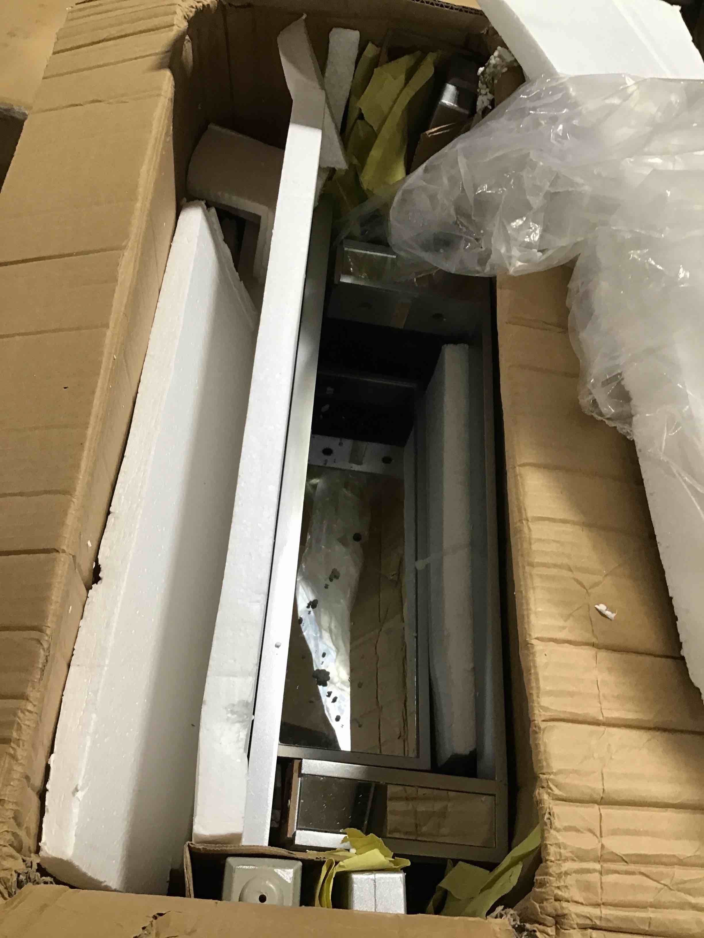 https://s3.amazonaws.com/lotting-images-prod/bidfta/RED4292426_1694536725586.jpeg
