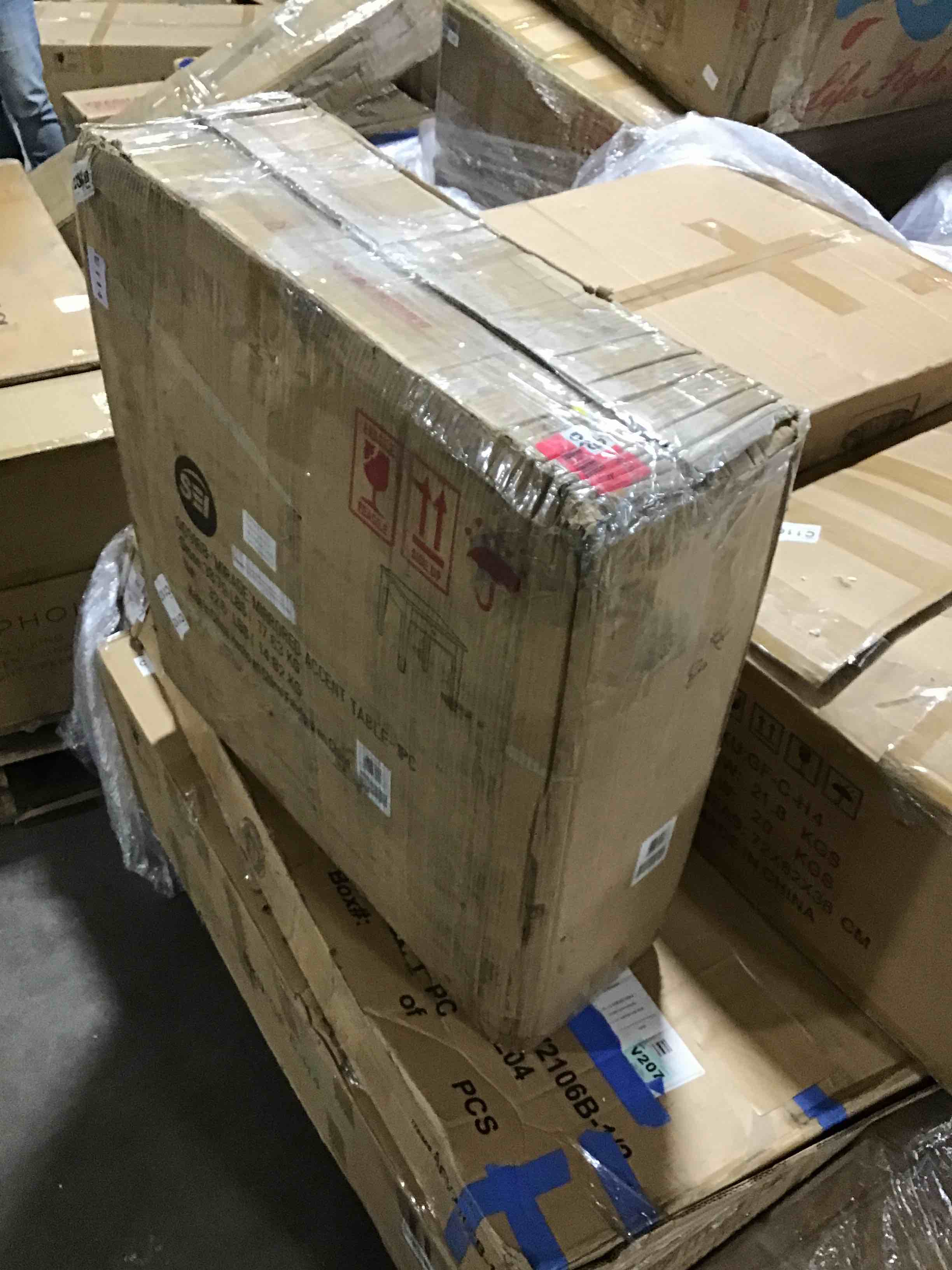 https://s3.amazonaws.com/lotting-images-prod/bidfta/RED4292426_1694536761709.jpeg