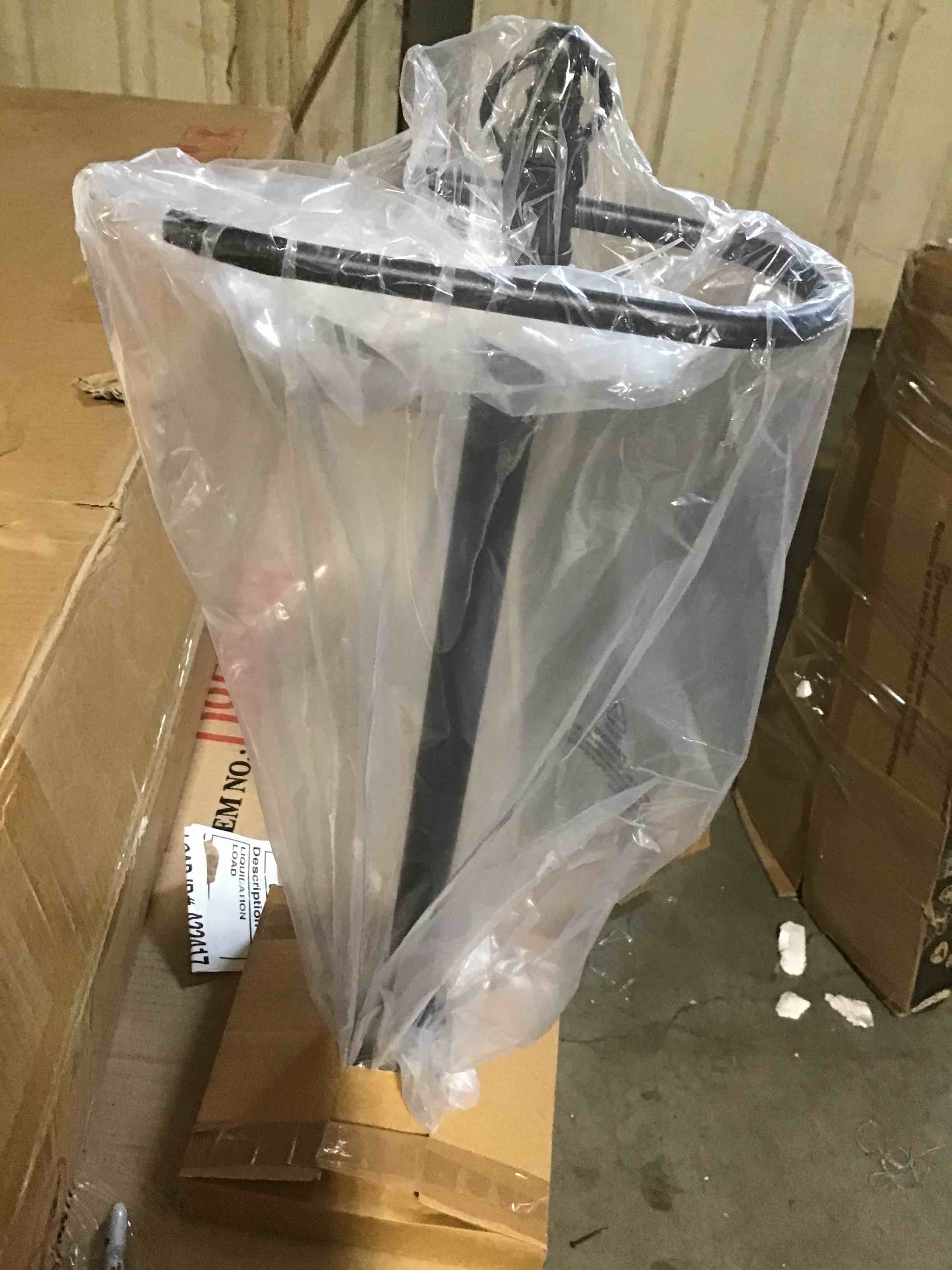 https://s3.amazonaws.com/lotting-images-prod/bidfta/RED4292719_1695304081143.jpeg