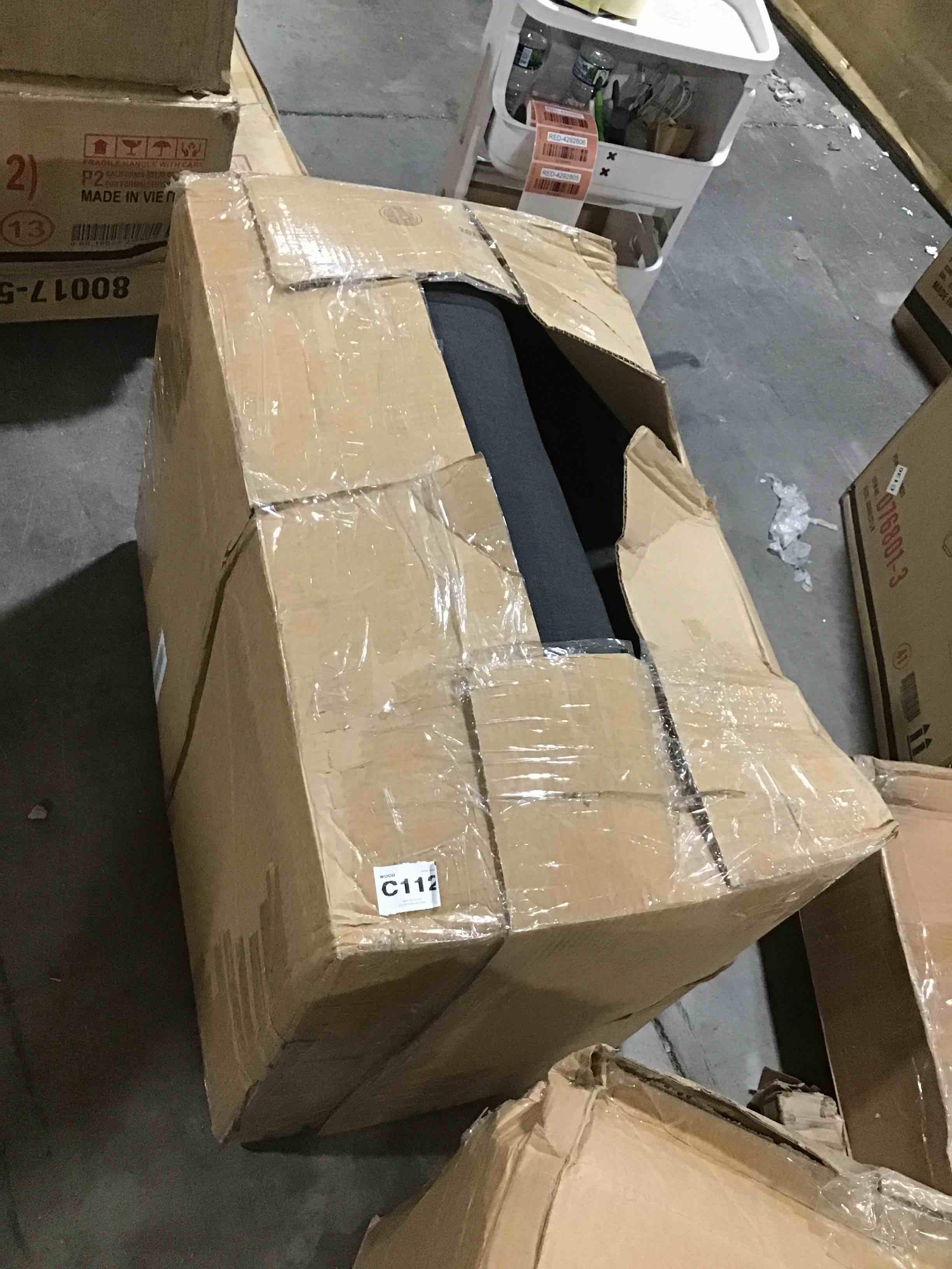 https://s3.amazonaws.com/lotting-images-prod/bidfta/RED4292804_1695149968532.jpeg